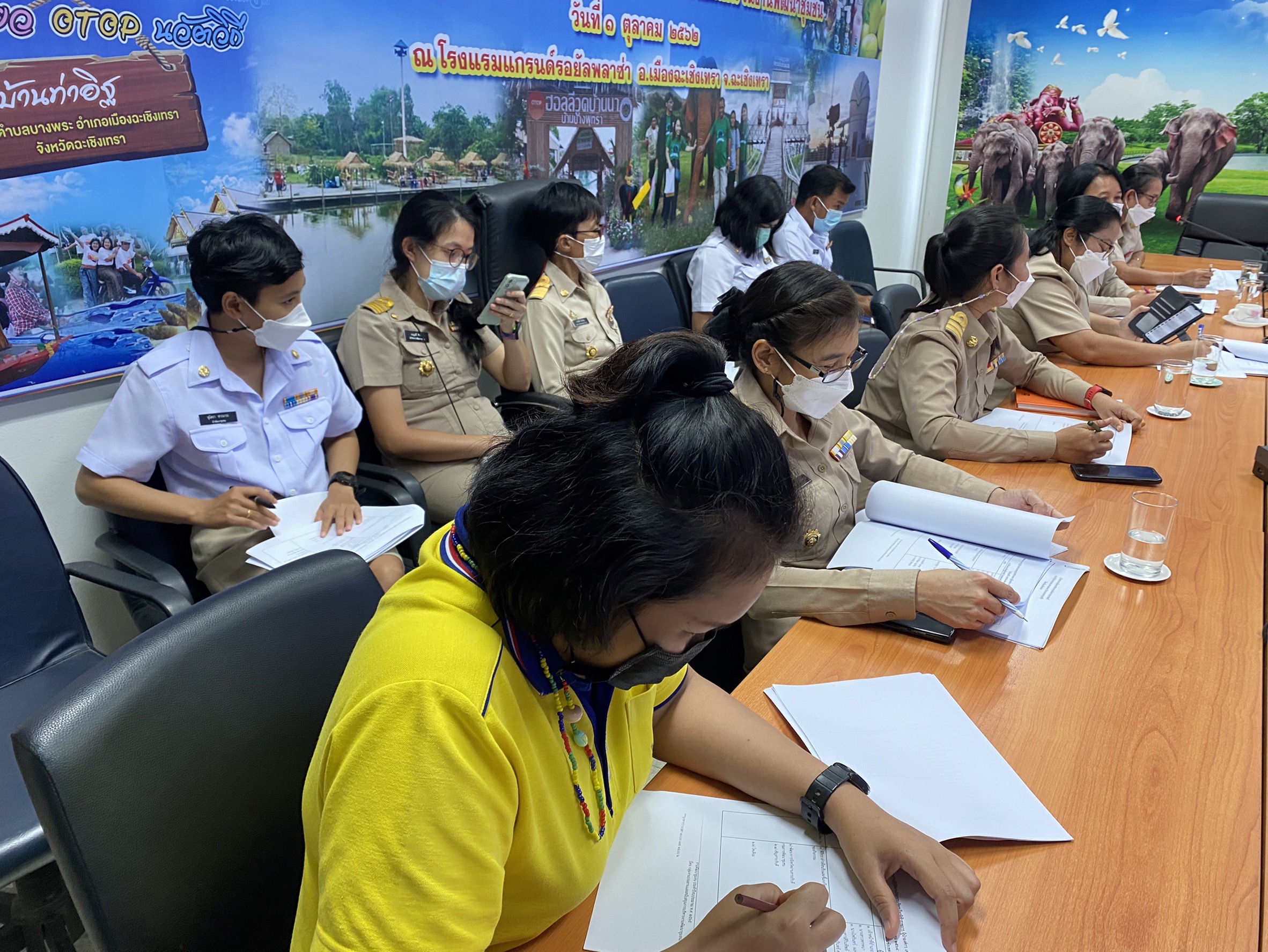 พัฒนาชุมชนจังหวัดฉะเชิงเทรา ประชุมเตรียมความพร้อมกิจกรรมเชิดชูเกียรติข้าราชการ ผู้นำองค์กร เครือข่ายดีเด่นในงานพัฒนาชุมชน