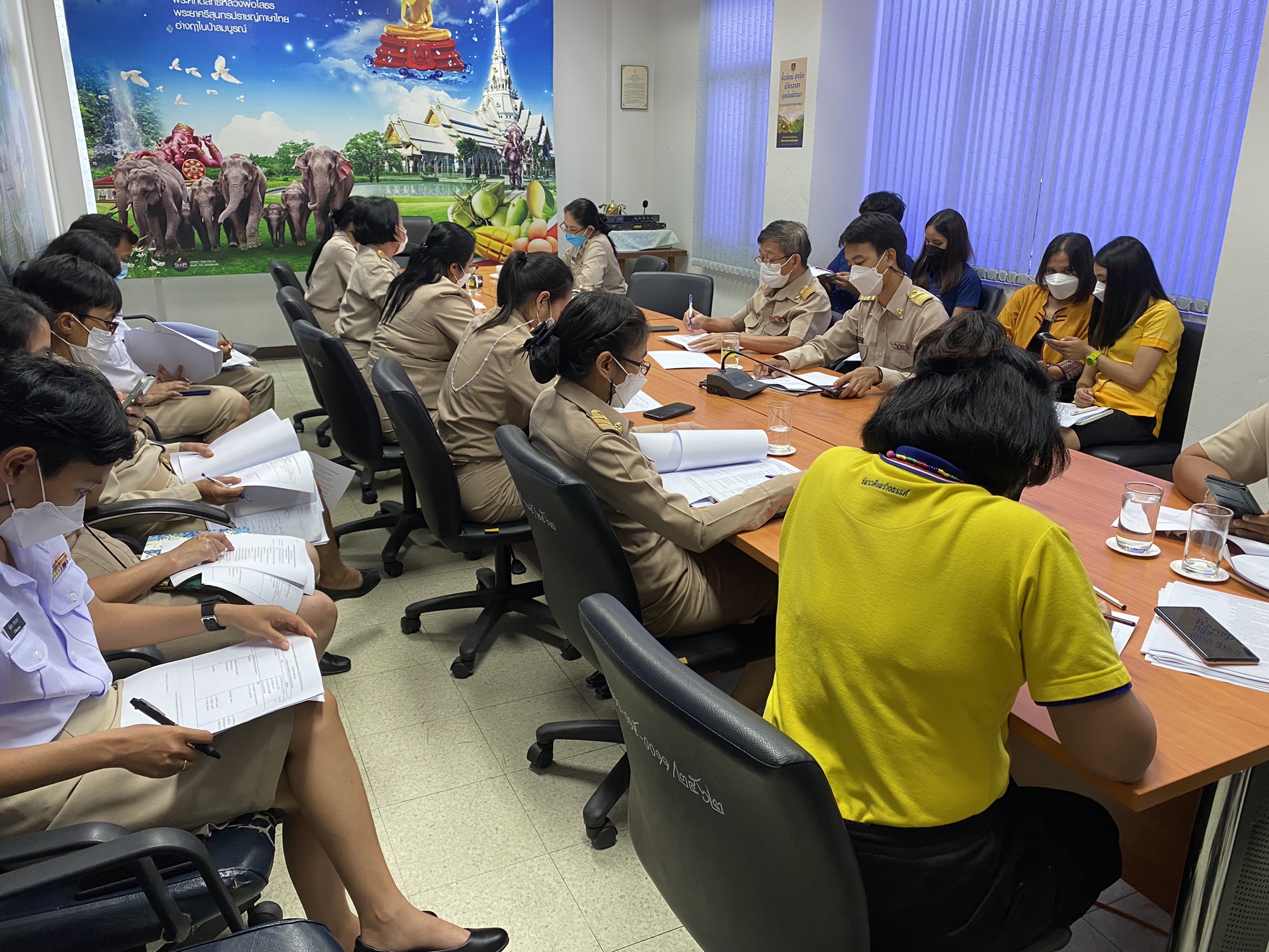 พัฒนาชุมชนจังหวัดฉะเชิงเทรา ประชุมเตรียมความพร้อมกิจกรรมเชิดชูเกียรติข้าราชการ ผู้นำองค์กร เครือข่ายดีเด่นในงานพัฒนาชุมชน