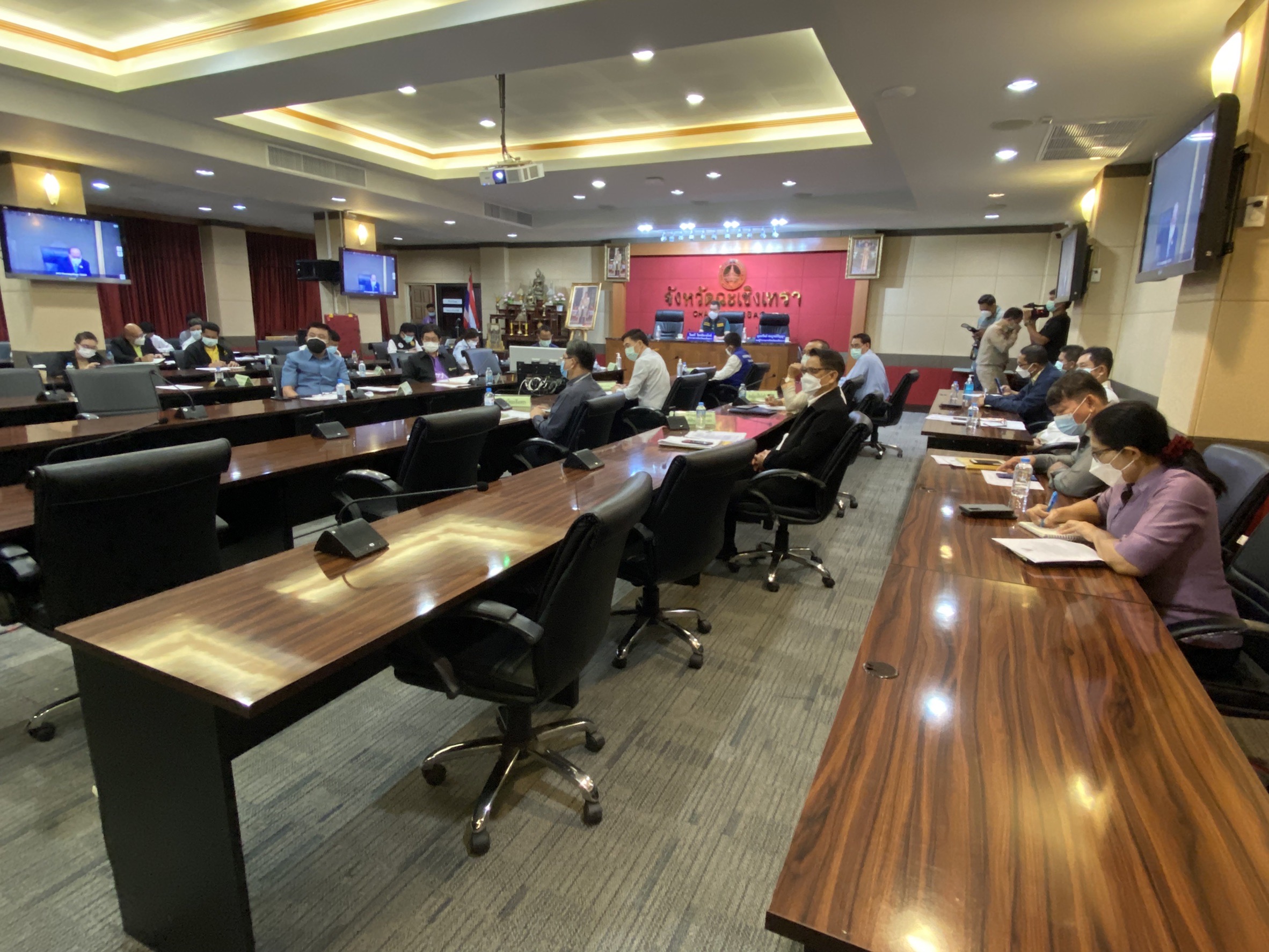 พัฒนาชุมชนจังหวัดฉะเชิงเทรา ร่วมประชุมมอบนโยบายและชี้แจงข้อราชการสำคัญผ่านระบบวีดิทัศน์ทางไกล (VCS)