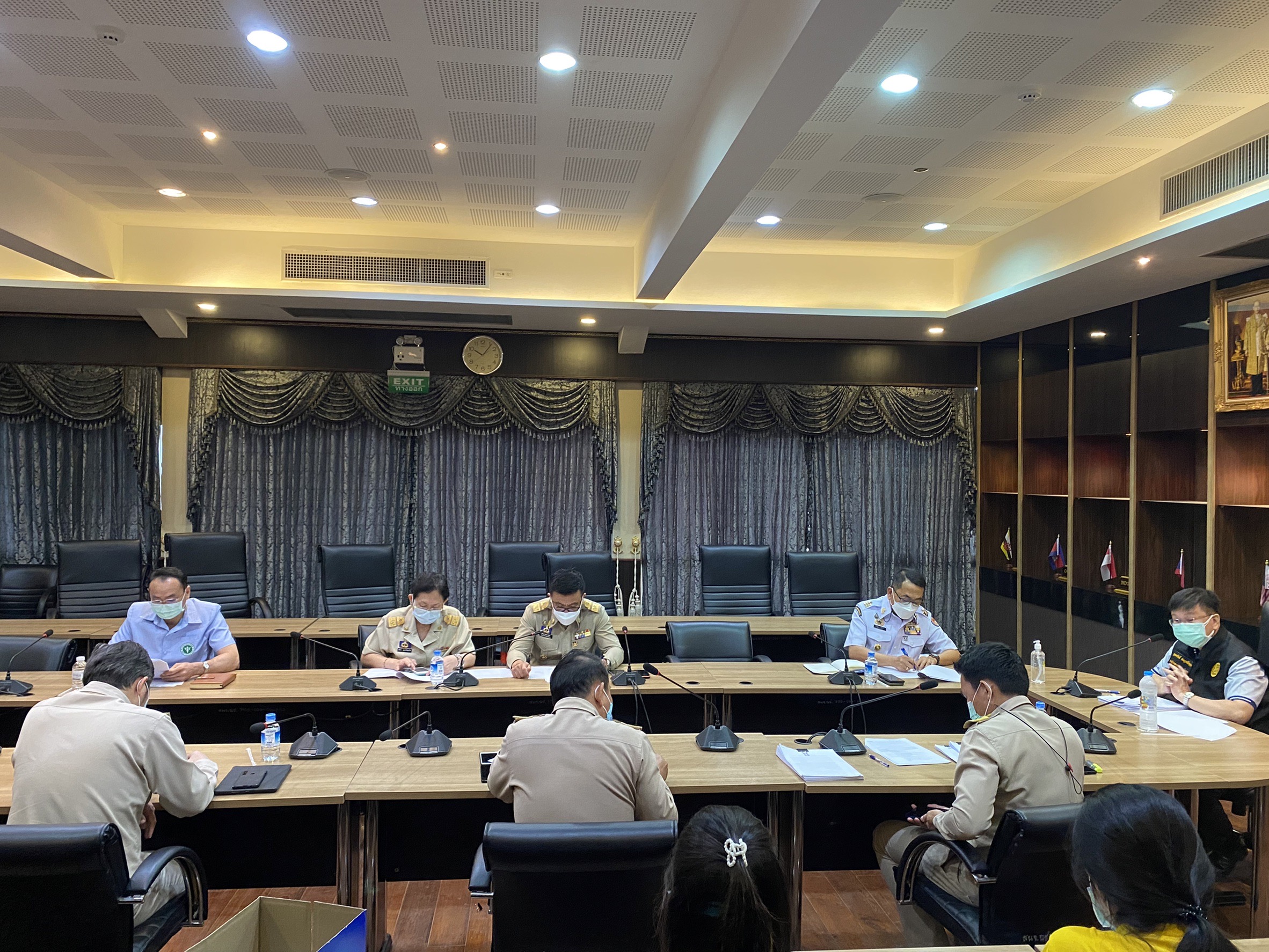 พช.ฉะเชิงเทรา ร่วมประชุมคณะกรรมการประเมินสถานการณ์ในการดำเนินการป้องกันหรือยับยั้งภัยพิบัติจังหวัดฉะเชิงเทรา (กรณีโรคติดต่อเชื้อไวรัสโคโรนา 2019 (covid – 19)) ครั้งที่ 18 / 2564