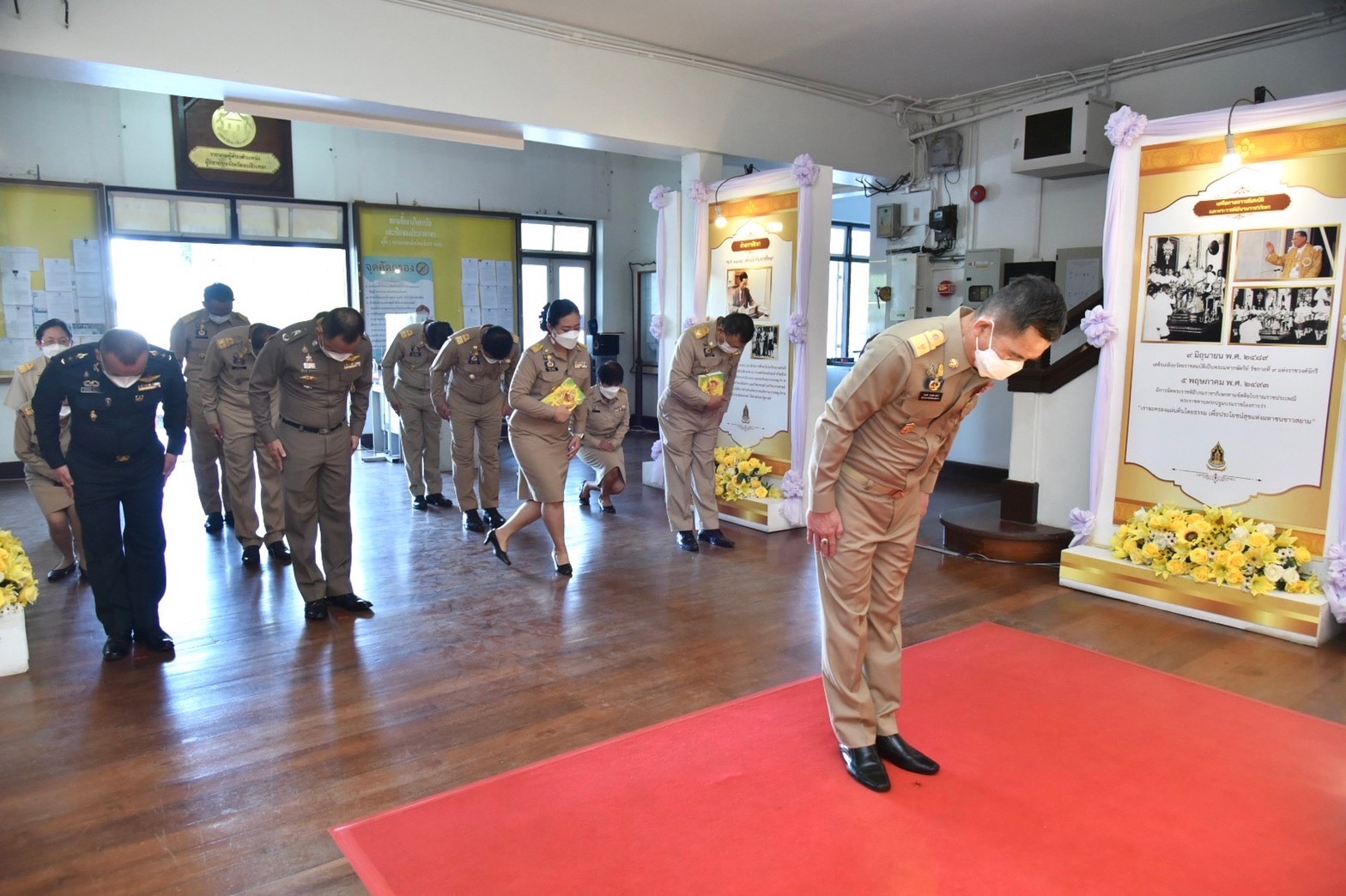 พช.ฉะเชิงเทรา ร่วมพิธีรับพระราชทานหนังสือ “เรื่องเล่าชาวคชานุรักษ์”