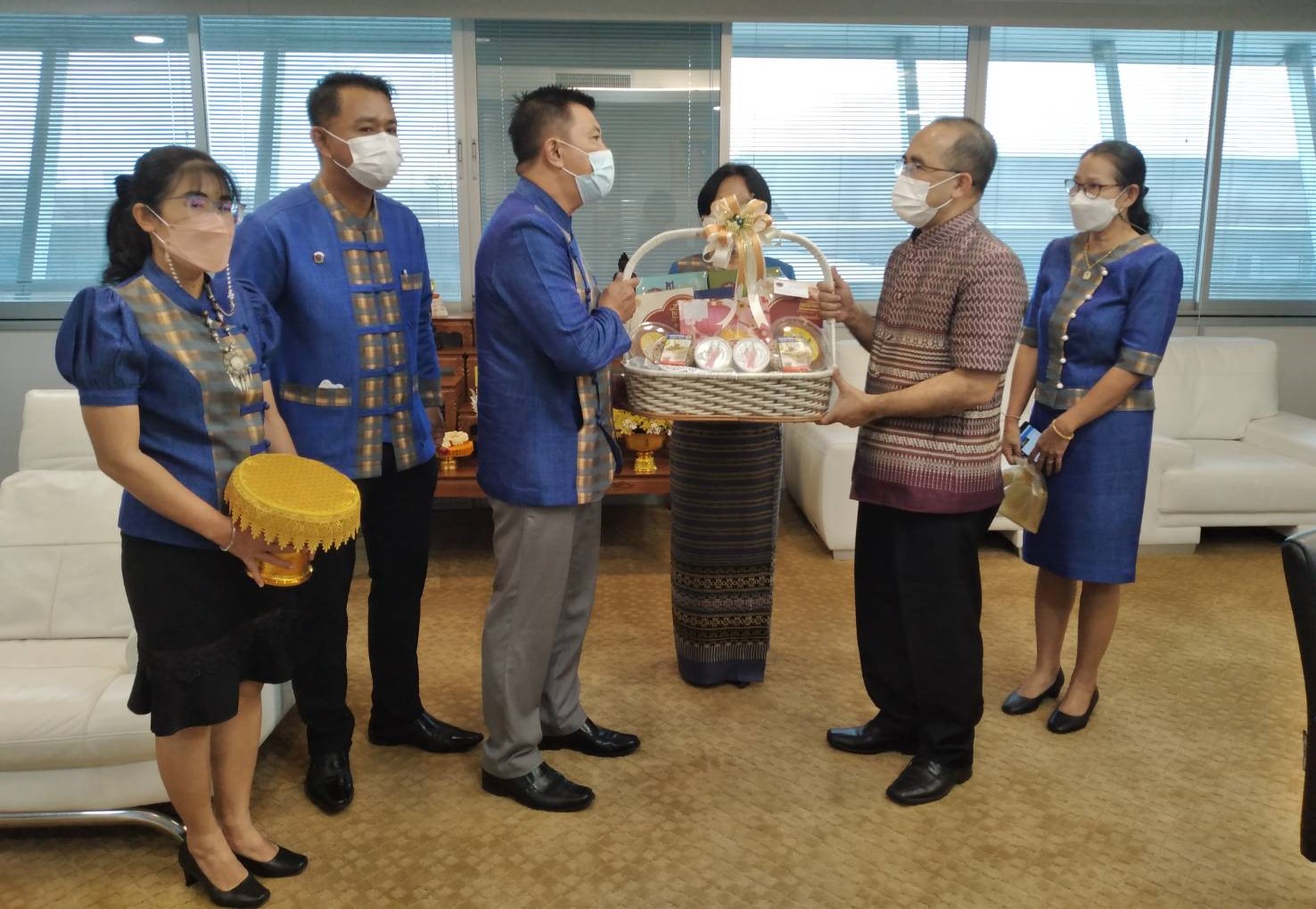 ชื่นมื่น พัฒนาชุมชนจังหวัดฉะเชิงเทรา ร่วมแสดงความยินดี กับ อธิบดีกรมการพัฒนาชุมชน คนที่ 30 เนื่องในโอกาสเข้ารับตำแหน่งใหม่