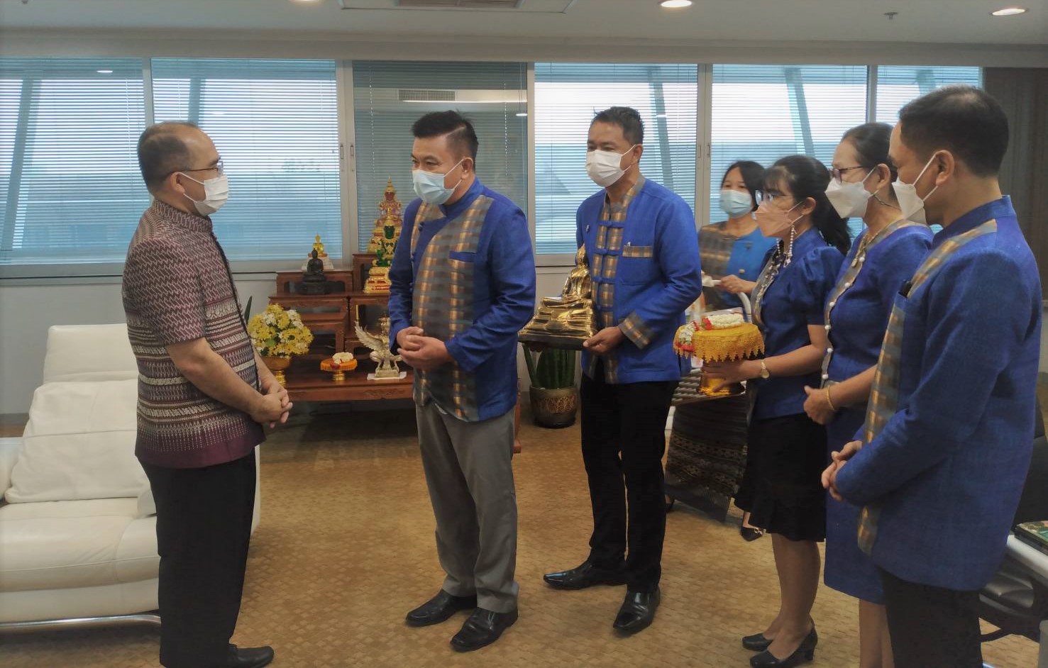 ชื่นมื่น พัฒนาชุมชนจังหวัดฉะเชิงเทรา ร่วมแสดงความยินดี กับ อธิบดีกรมการพัฒนาชุมชน คนที่ 30 เนื่องในโอกาสเข้ารับตำแหน่งใหม่