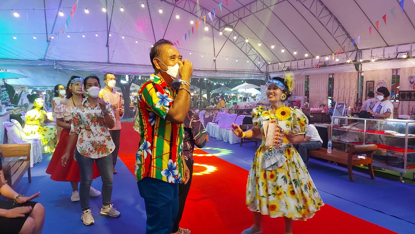 ฉะเชิงเทรา ส่งเสริมและรณรงค์การสวมใส่ผ้าไทย “ผ้าไทย ใส่ให้สนุก” ??