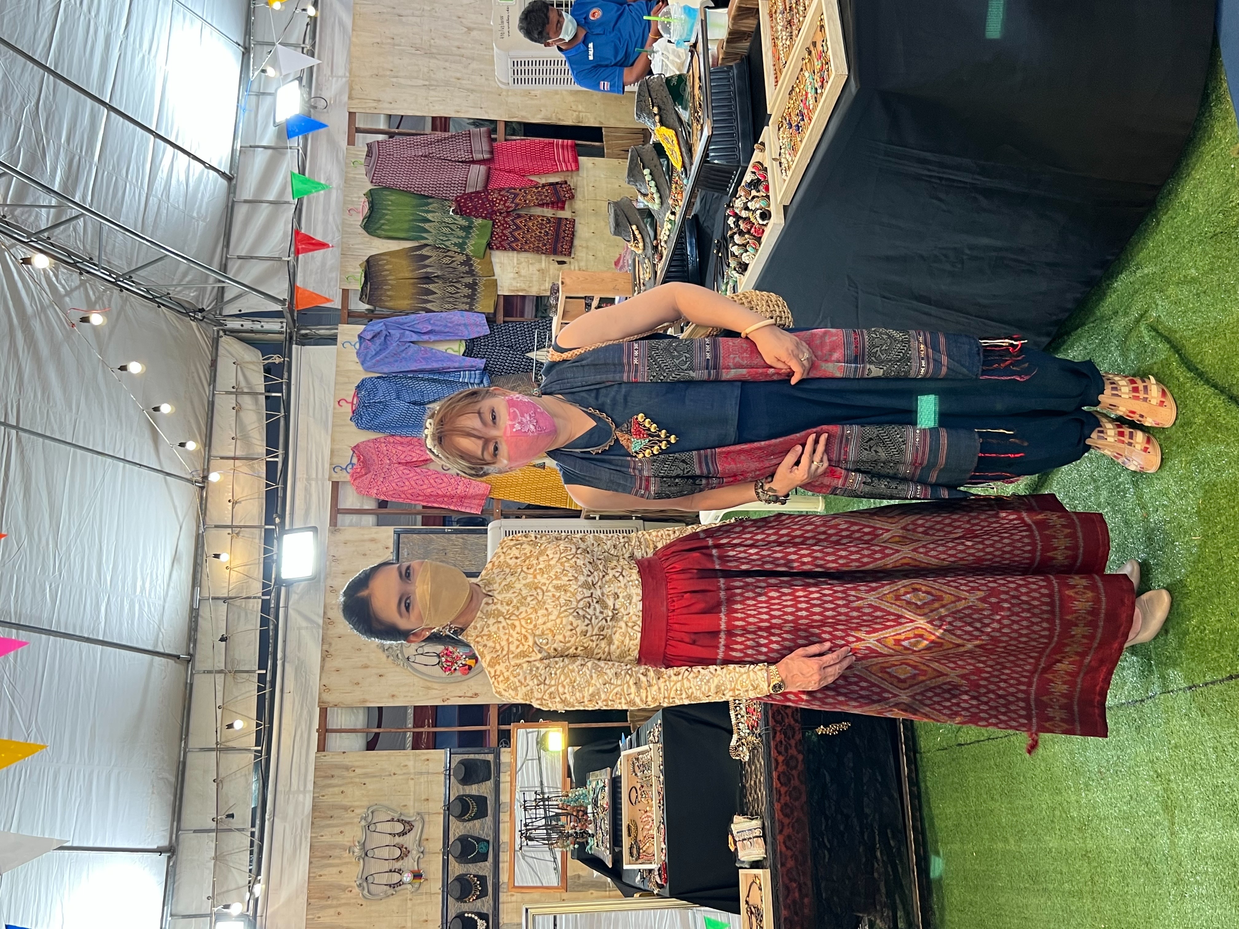 ฉะเชิงเทรา ส่งเสริมและรณรงค์การสวมใส่ผ้าไทย “ผ้าไทย ใส่ให้สนุก” ??