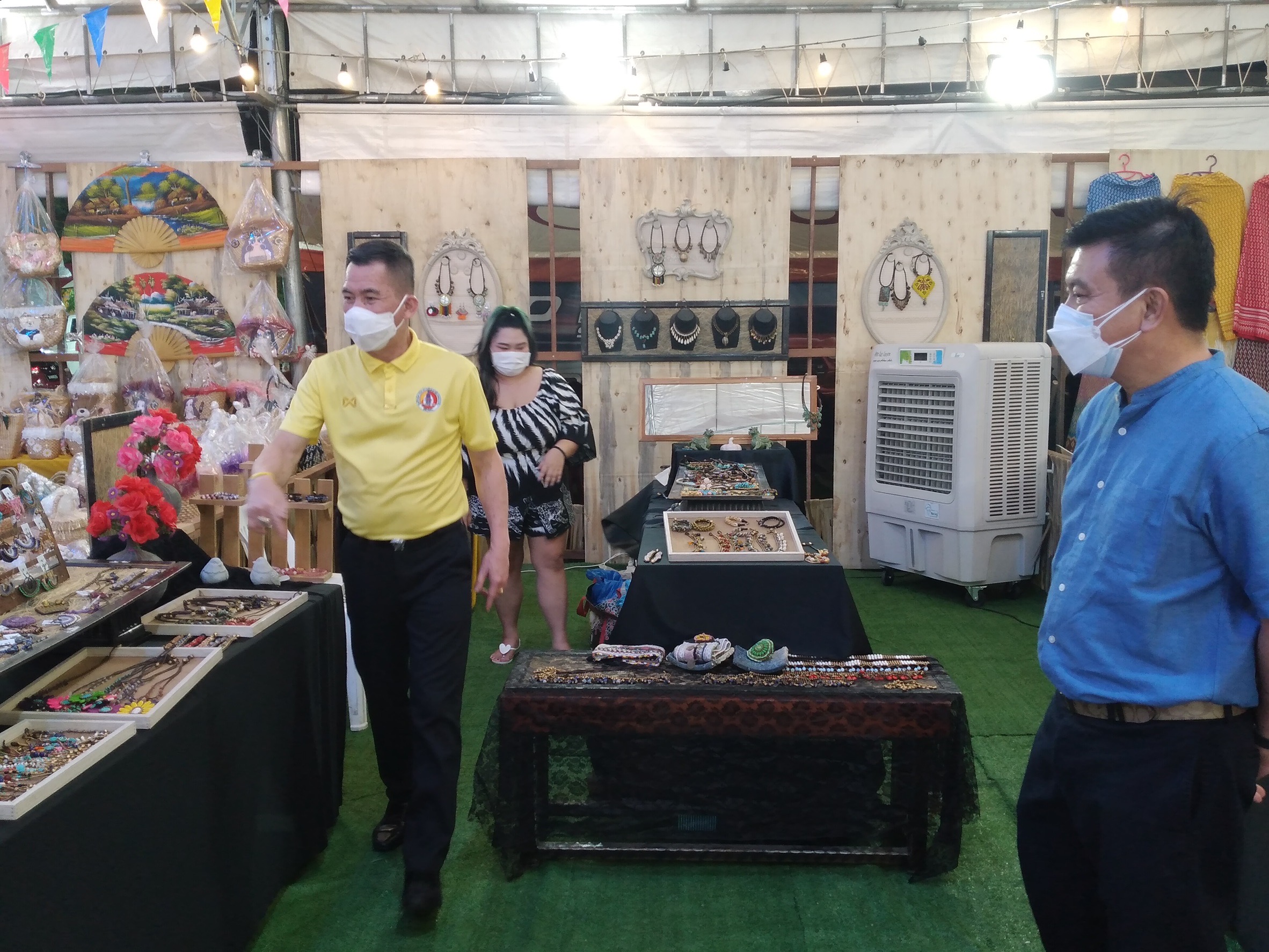 ฉะเชิงเทรา ส่งเสริมและรณรงค์การสวมใส่ผ้าไทย “ผ้าไทย ใส่ให้สนุก” ??