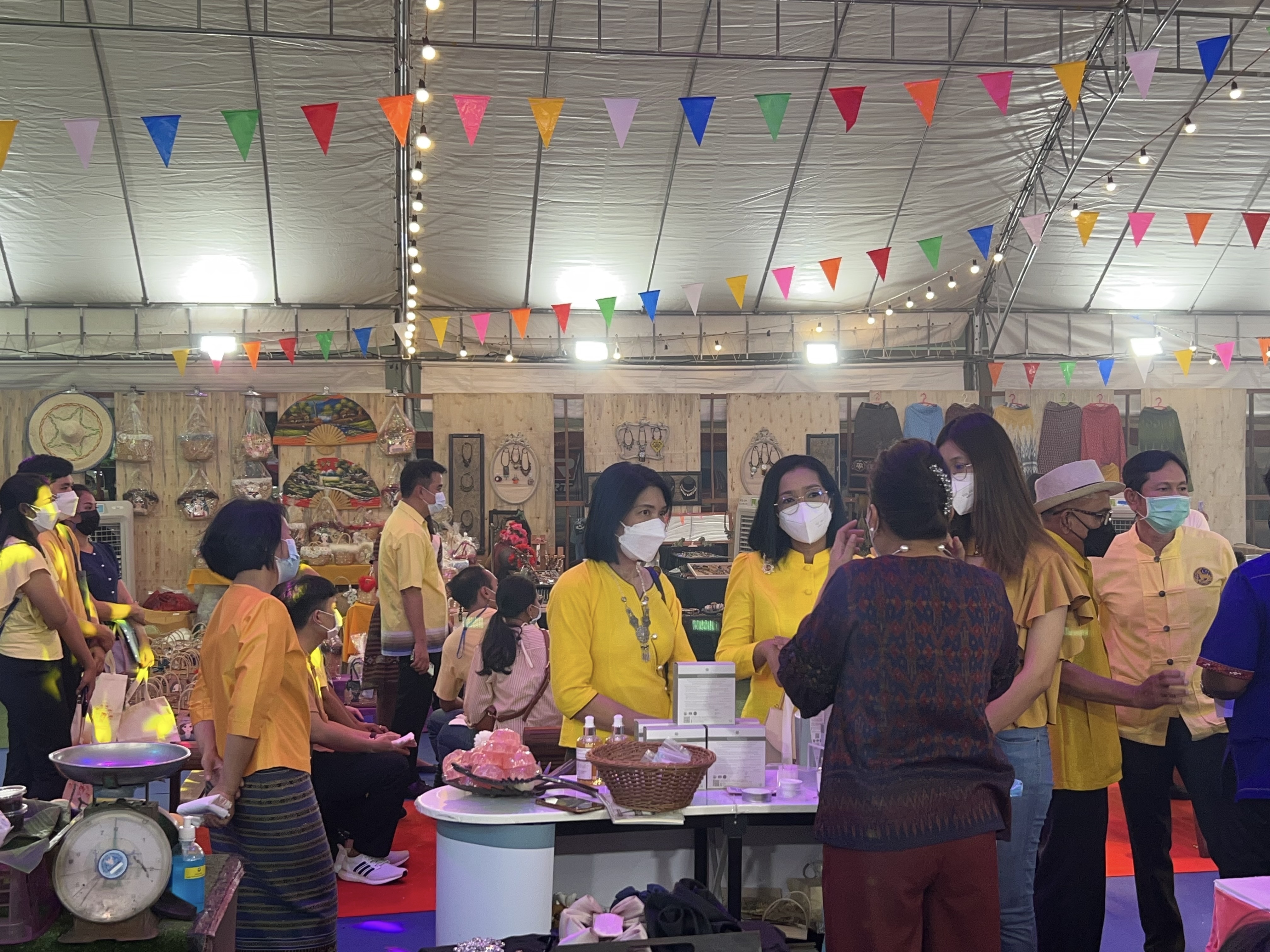 ฉะเชิงเทรา ส่งเสริมและรณรงค์การสวมใส่ผ้าไทย “ผ้าไทย ใส่ให้สนุก” ??