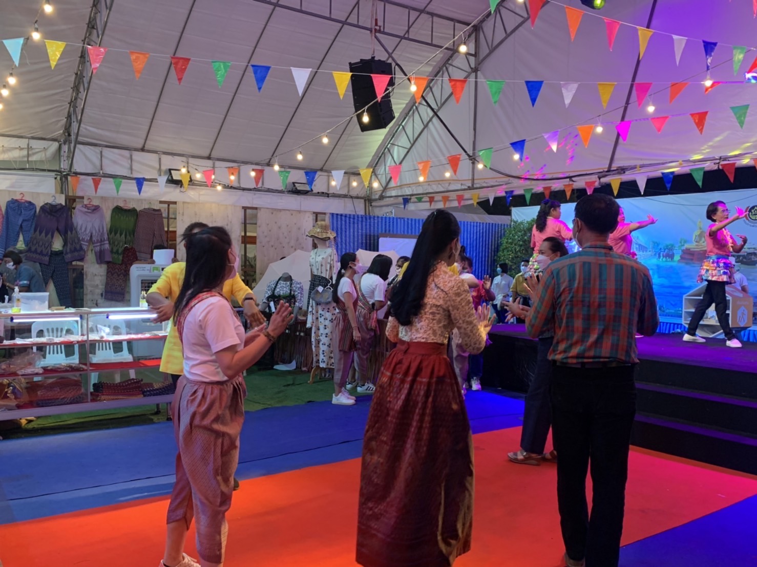 ฉะเชิงเทรา ส่งเสริมและรณรงค์การสวมใส่ผ้าไทย “ผ้าไทย ใส่ให้สนุก” ??