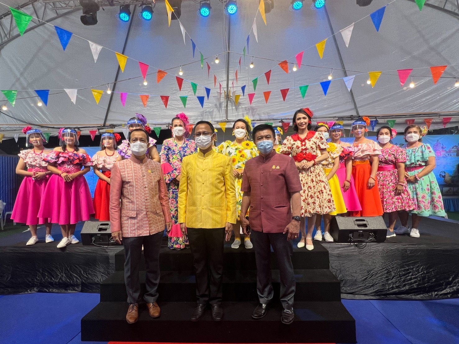 ฉะเชิงเทรา ส่งเสริมและรณรงค์การสวมใส่ผ้าไทย “ผ้าไทย ใส่ให้สนุก” ??