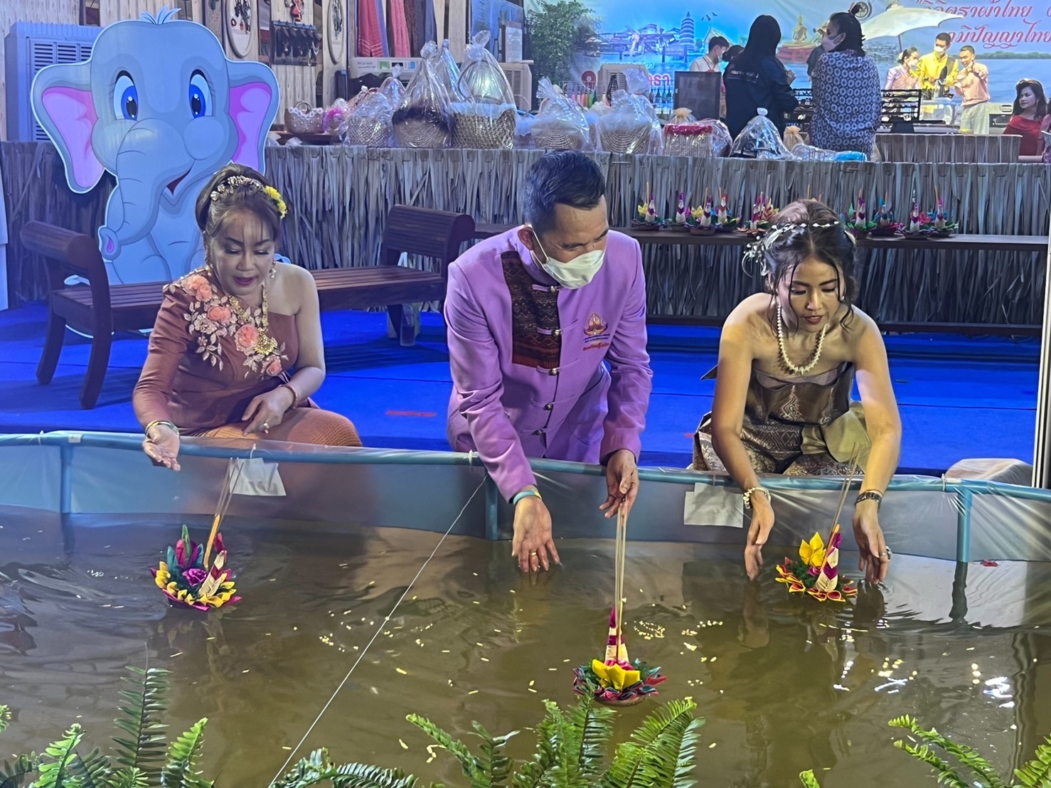 ฉะเชิงเทรา ส่งเสริมและรณรงค์การสวมใส่ผ้าไทย “ผ้าไทย ใส่ให้สนุก” ??