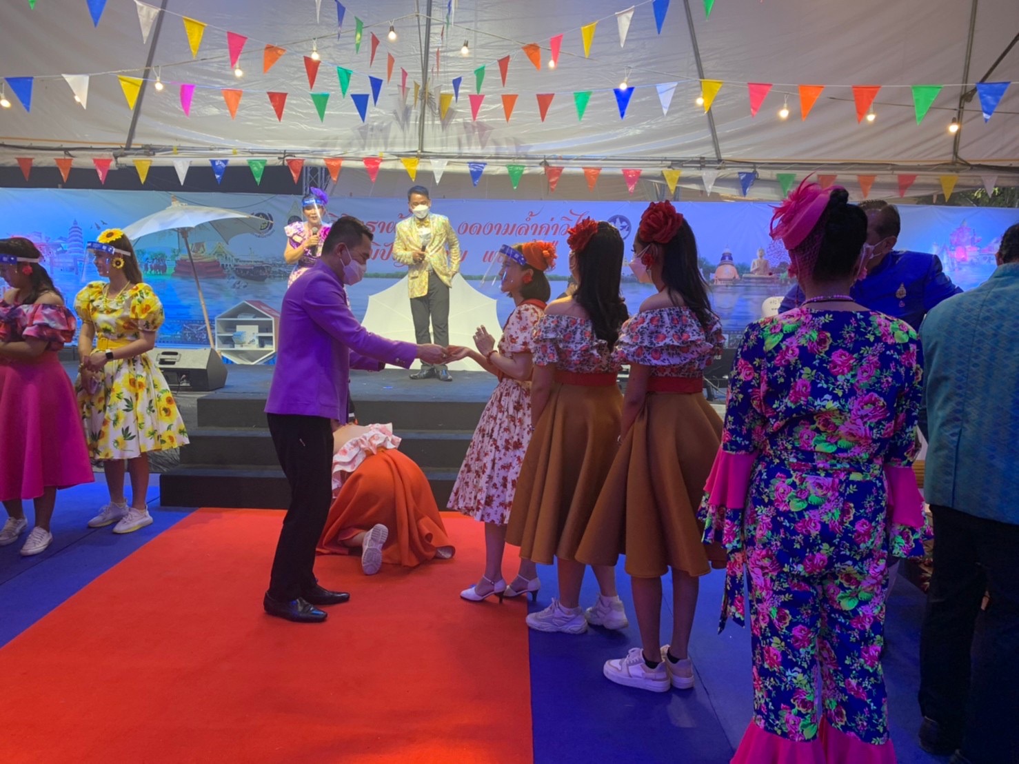 ฉะเชิงเทรา ส่งเสริมและรณรงค์การสวมใส่ผ้าไทย “ผ้าไทย ใส่ให้สนุก” ??