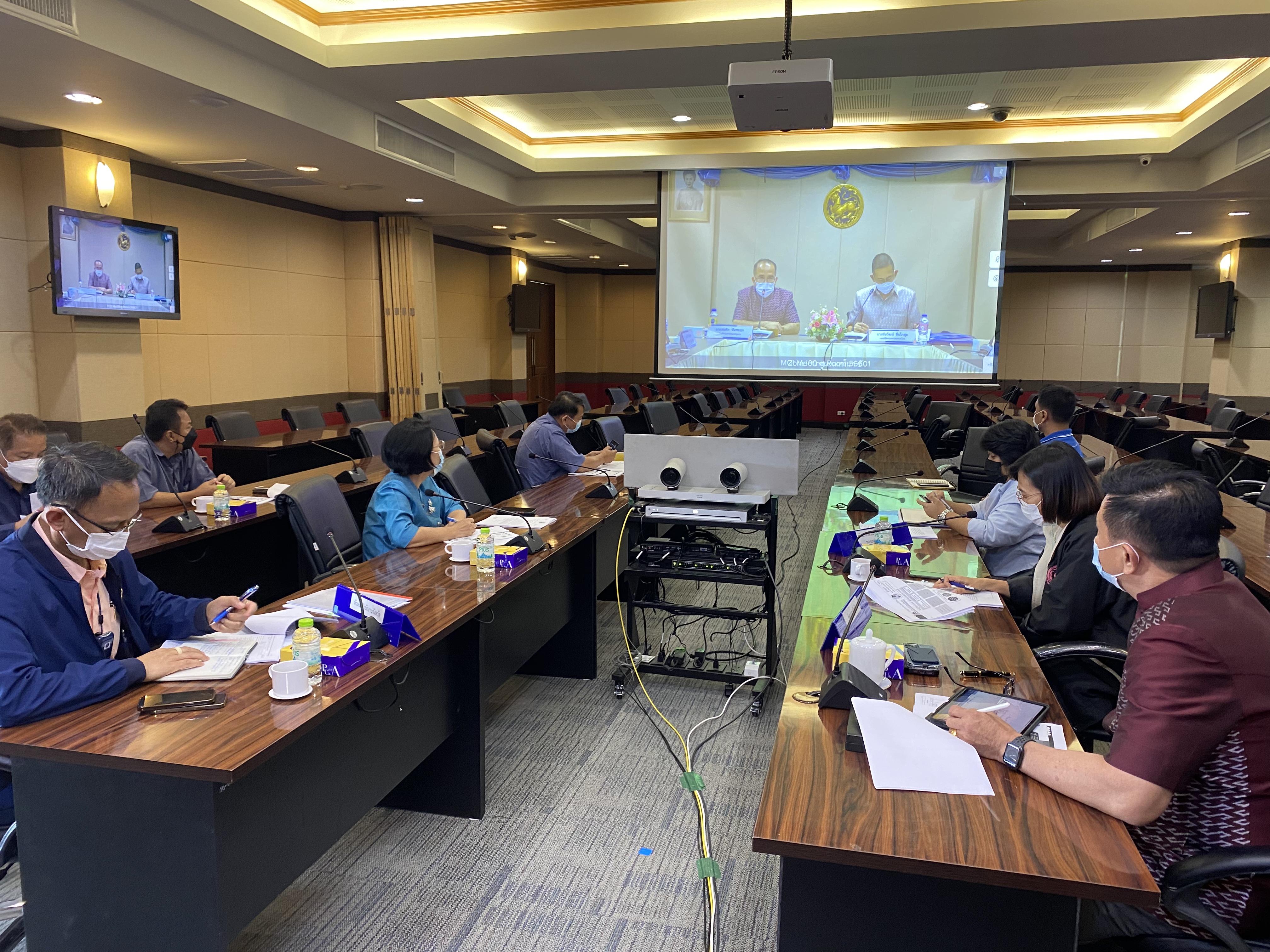 ???จังหวัดฉะเชิงเทรา ร่วมประชุมรับฟังการชี้แจงการขับเคลื่อนการดำเนินงานขจัดความยากจนและพัฒนาคนทุกช่วงวัยอย่างยั่งยืนตามหลักปรัชญาของเศรษฐกิจพอเพียง (ศจพ.)