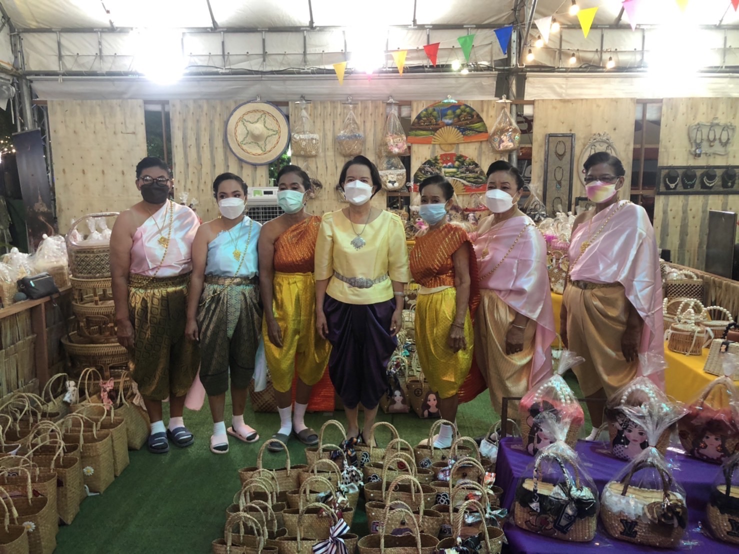 ฉะเชิงเทรา ส่งเสริมและรณรงค์การสวมใส่ผ้าไทย “ผ้าไทย ใส่ให้สนุก” ??