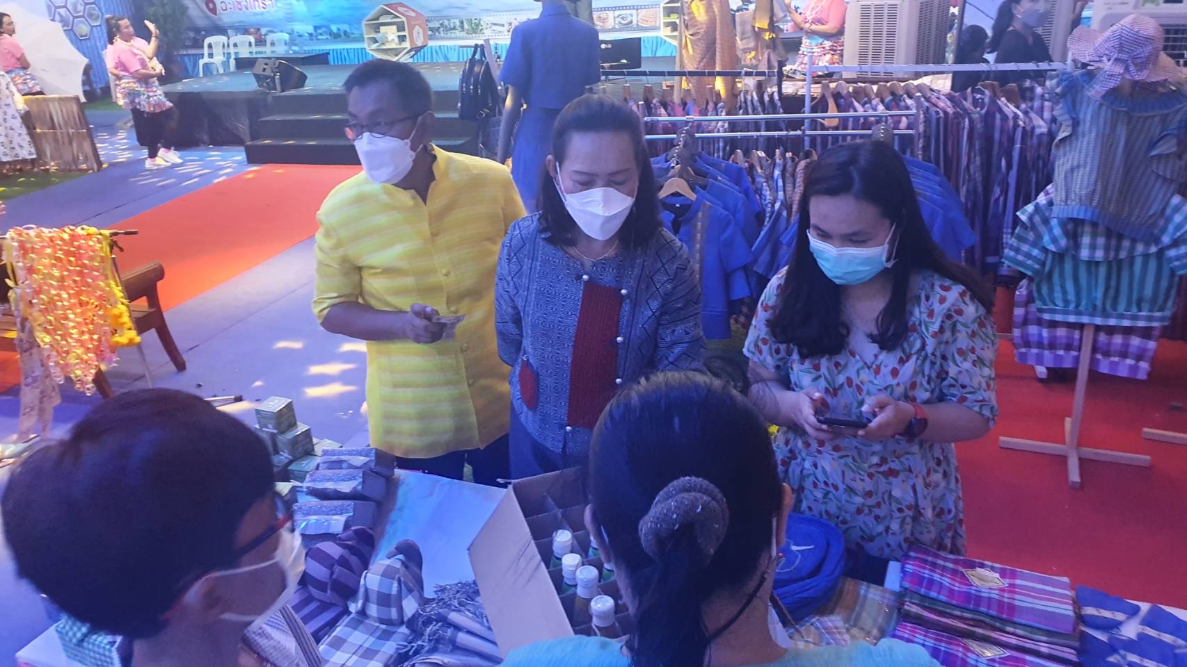 ฉะเชิงเทรา ส่งเสริมและรณรงค์การสวมใส่ผ้าไทย “ผ้าไทย ใส่ให้สนุก” ??