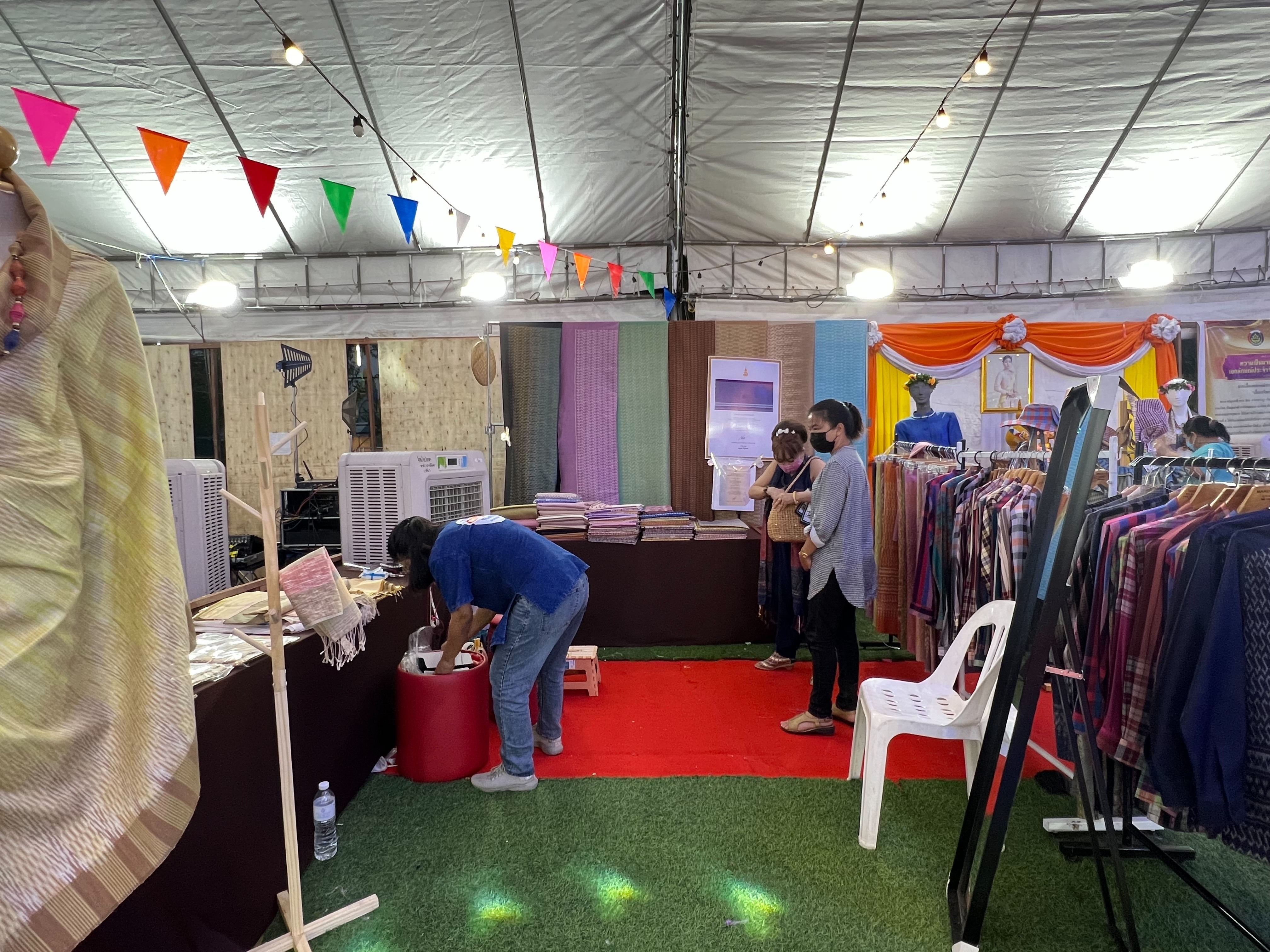 ฉะเชิงเทรา ส่งเสริมและรณรงค์การสวมใส่ผ้าไทย “ผ้าไทย ใส่ให้สนุก” ??