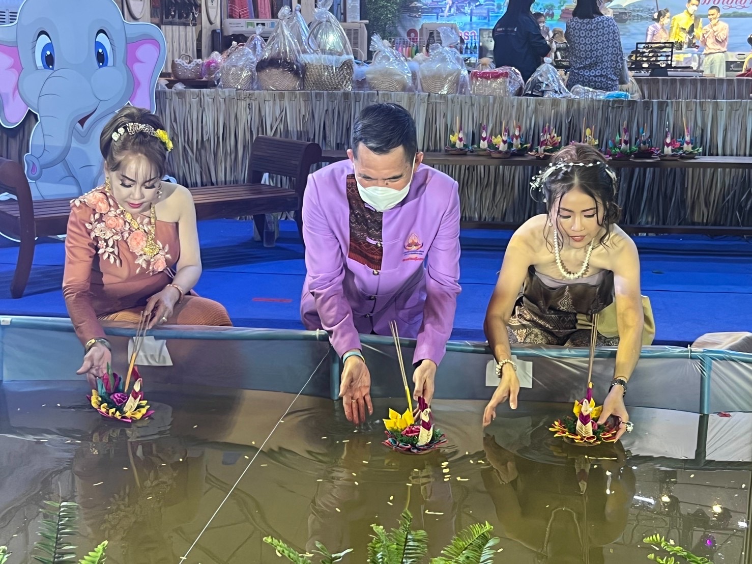 ฉะเชิงเทรา ส่งเสริมและรณรงค์การสวมใส่ผ้าไทย “ผ้าไทย ใส่ให้สนุก” ??