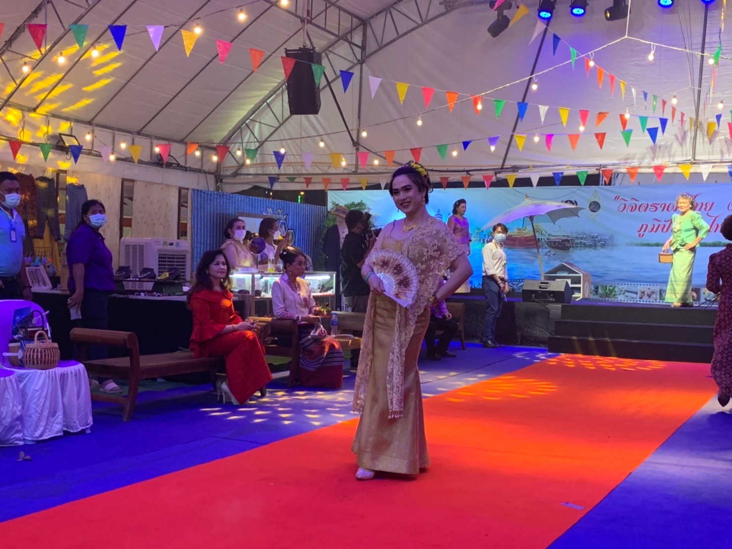 ฉะเชิงเทรา ส่งเสริมและรณรงค์การสวมใส่ผ้าไทย “ผ้าไทย ใส่ให้สนุก” ??