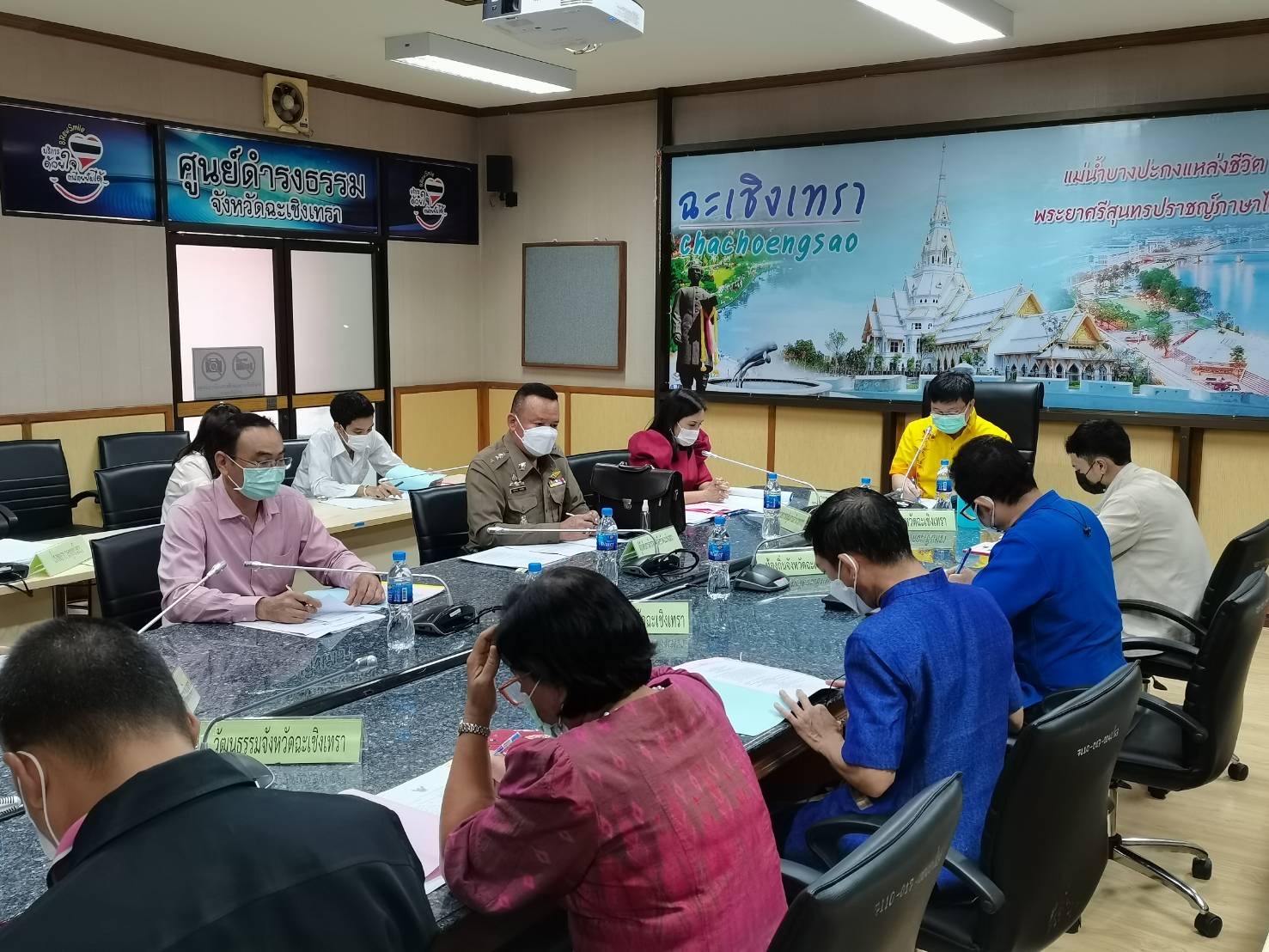 ??พช.ฉะเชิงเทรา ร่วมประชุมคณะกรรมการพิจารณาการเสนอขอพระราชทานเครื่องราชอิสริยาภรณ์ อันเป็นที่สรรเสริญยิ่งดิเรกคุณาภรณ์ ประจำปี 2565 ครั้งที่ 2/2564