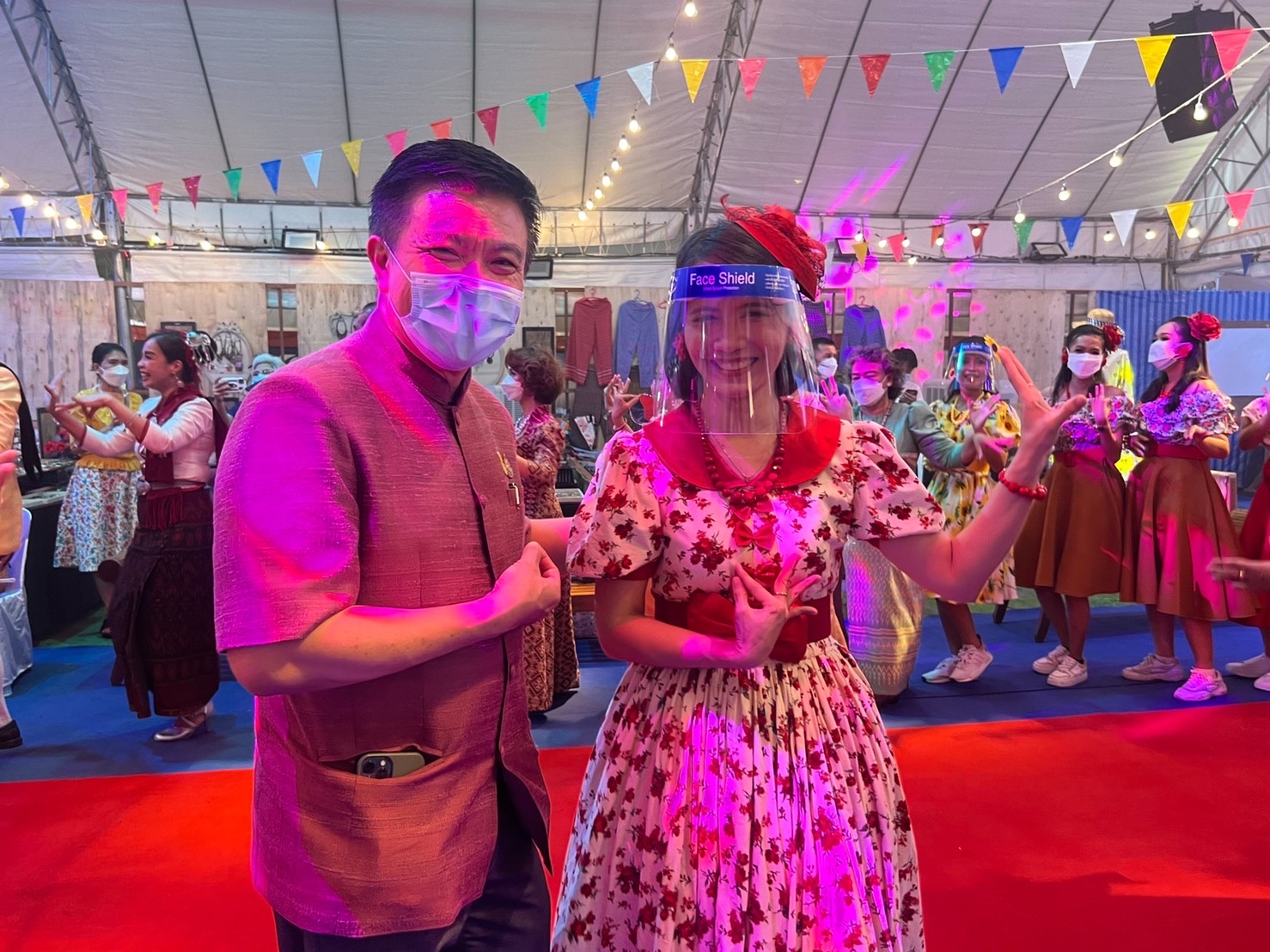 ฉะเชิงเทรา ส่งเสริมและรณรงค์การสวมใส่ผ้าไทย “ผ้าไทย ใส่ให้สนุก” ??