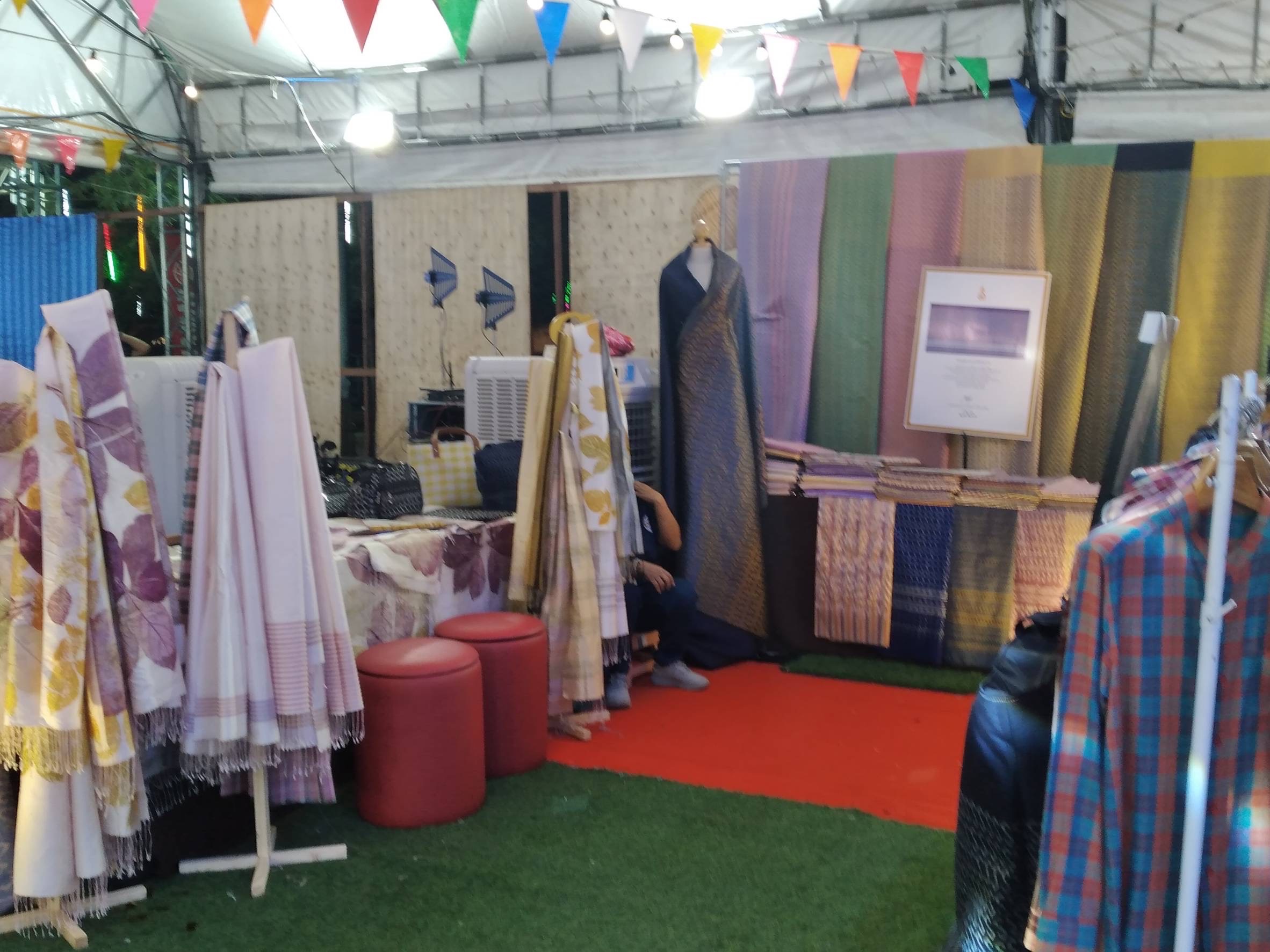 ฉะเชิงเทรา ส่งเสริมและรณรงค์การสวมใส่ผ้าไทย “ผ้าไทย ใส่ให้สนุก” ??