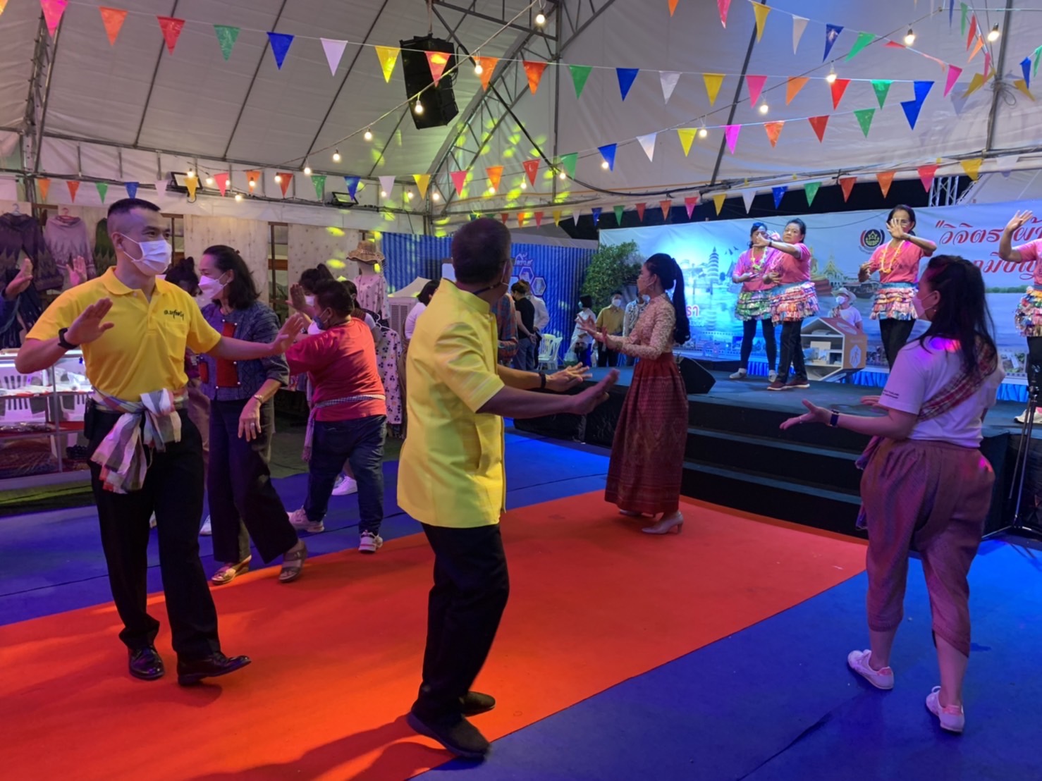 ฉะเชิงเทรา ส่งเสริมและรณรงค์การสวมใส่ผ้าไทย “ผ้าไทย ใส่ให้สนุก” ??