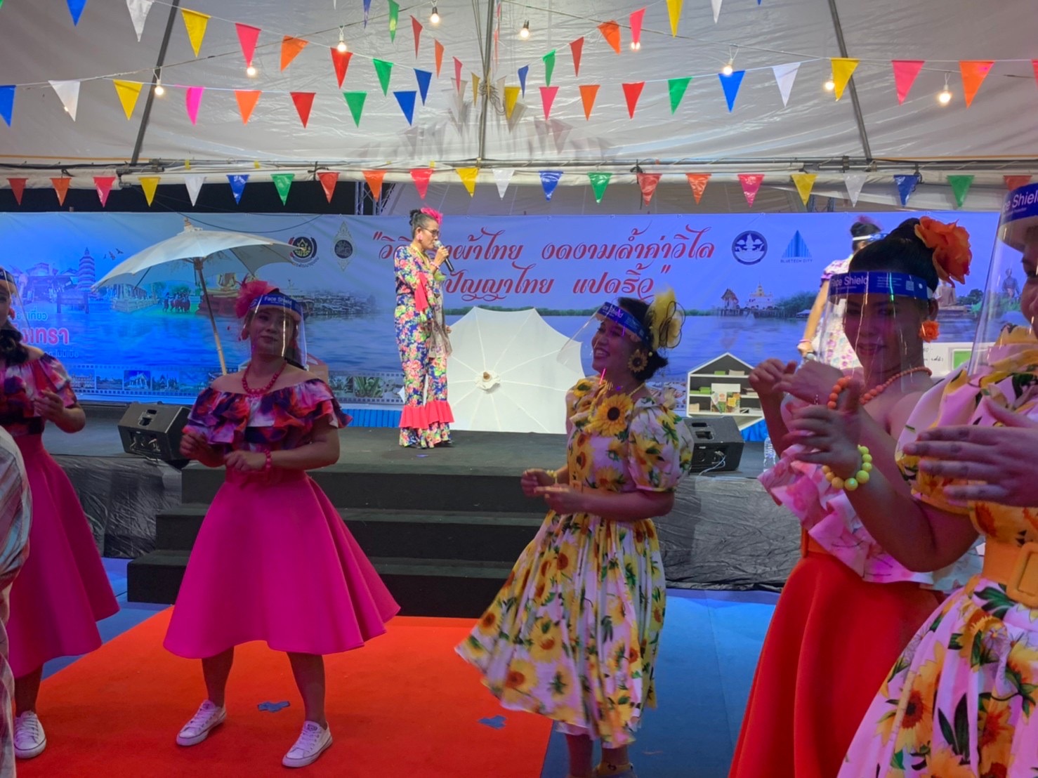 ฉะเชิงเทรา ส่งเสริมและรณรงค์การสวมใส่ผ้าไทย “ผ้าไทย ใส่ให้สนุก” ??