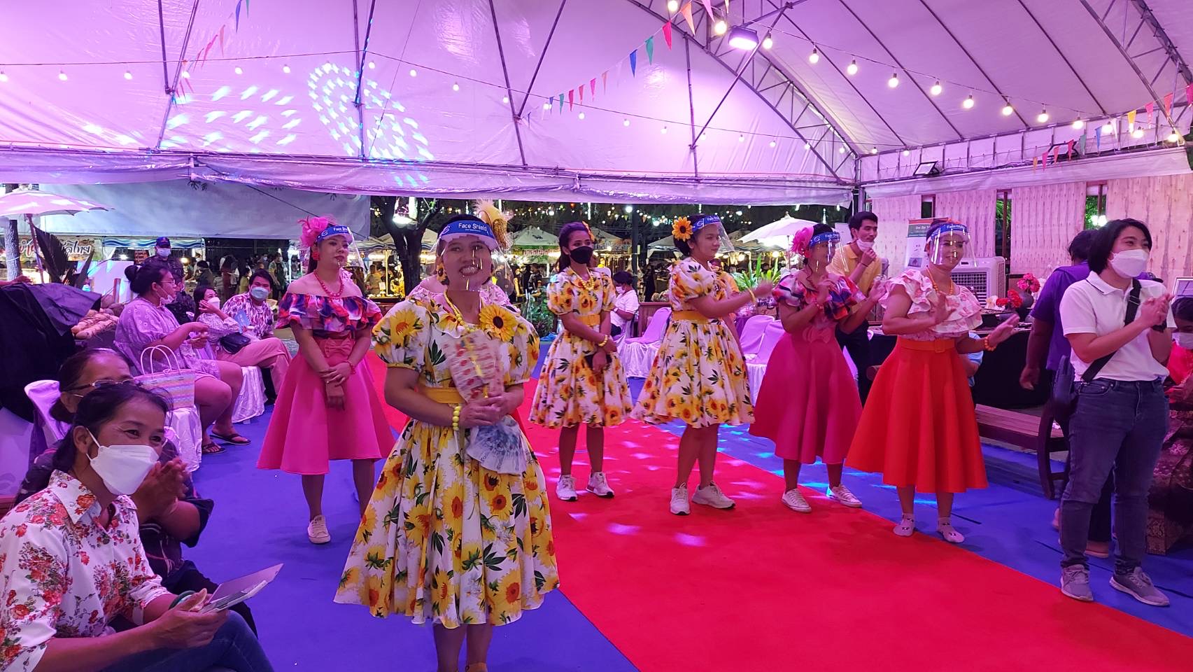 ฉะเชิงเทรา ส่งเสริมและรณรงค์การสวมใส่ผ้าไทย “ผ้าไทย ใส่ให้สนุก” ??