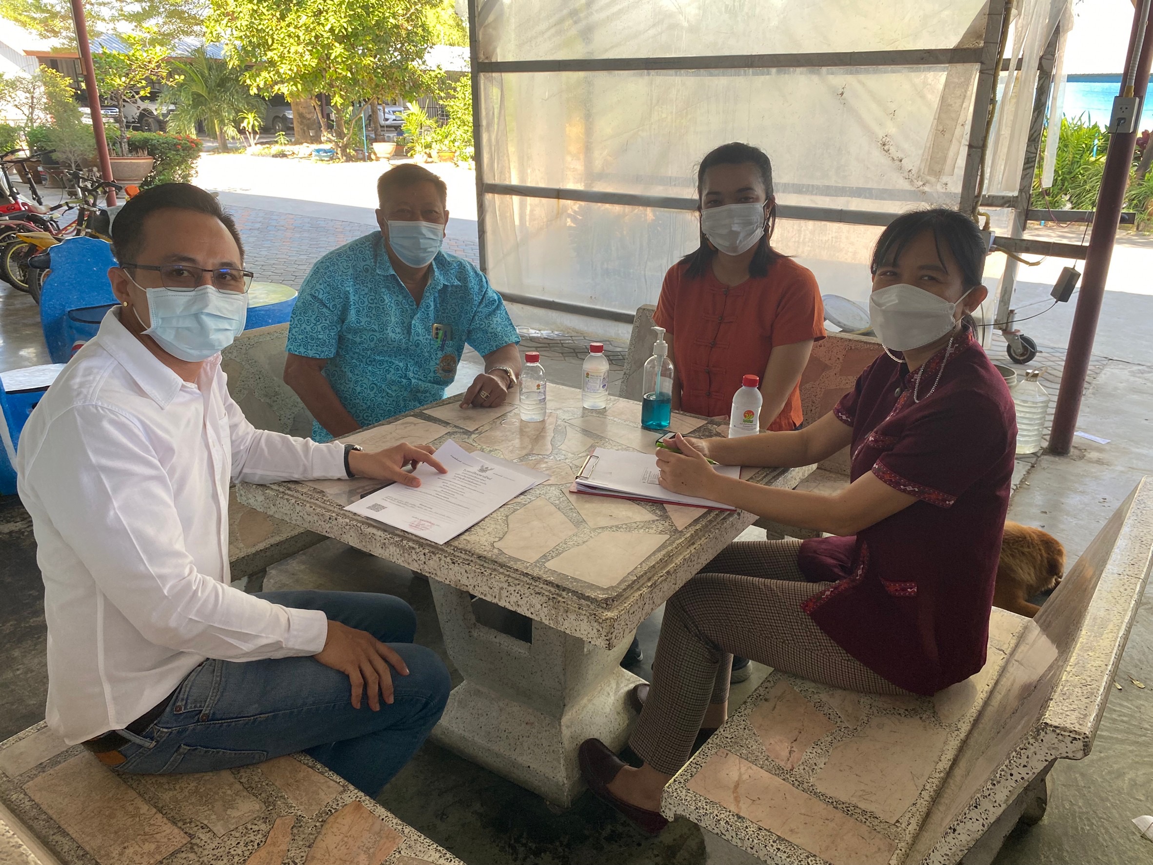 ? สพอ.เมืองฉะเชิงเทรา ลงพื้นที่ ให้บริการผู้ผลิต ผู้ประกอบการ ในการลงทะเบียน OTOP  อำเภอเมืองฉะเชิงเทรา จังหวัดฉะเชิงเทรา