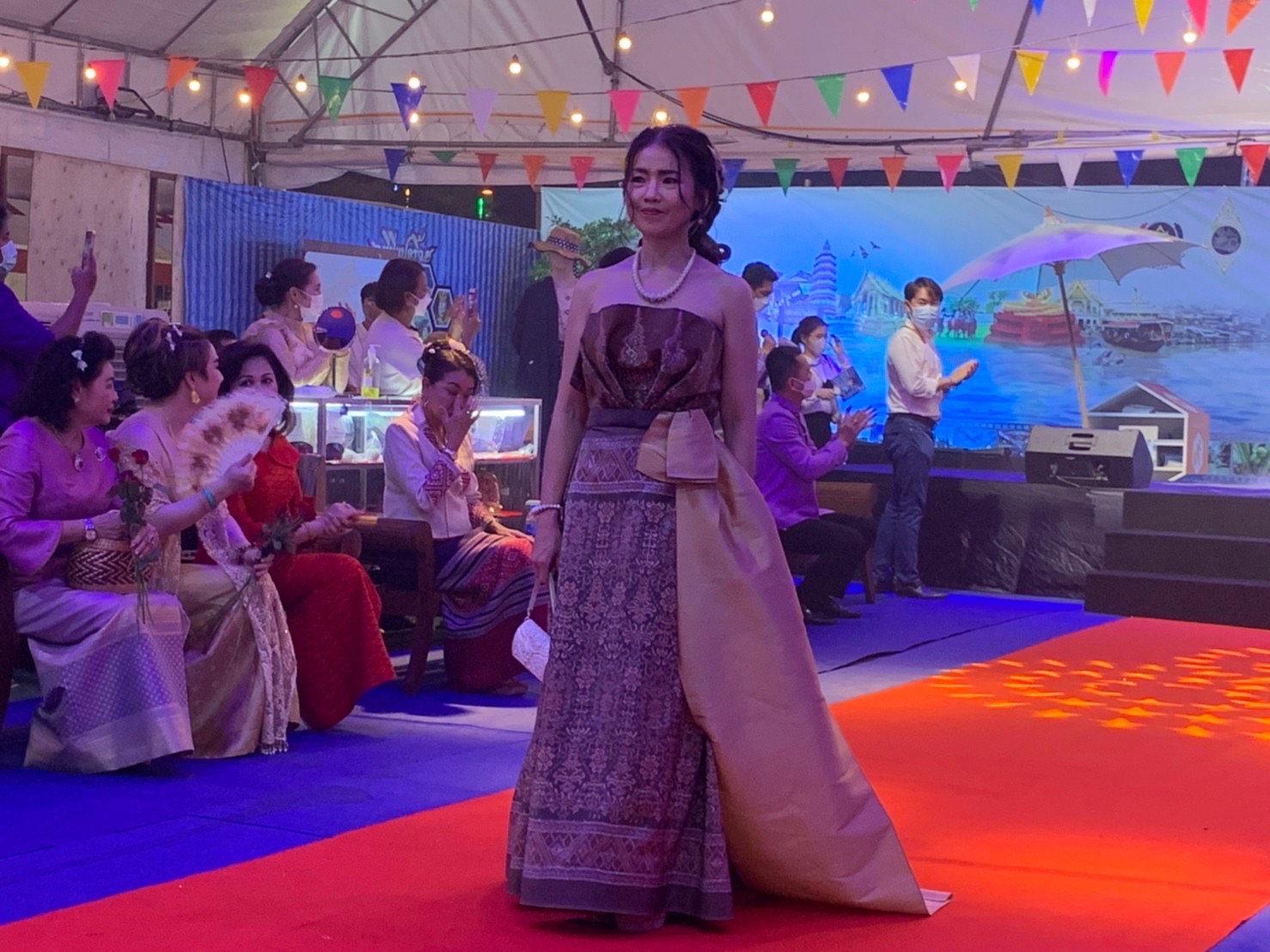 ฉะเชิงเทรา ส่งเสริมและรณรงค์การสวมใส่ผ้าไทย “ผ้าไทย ใส่ให้สนุก” ??