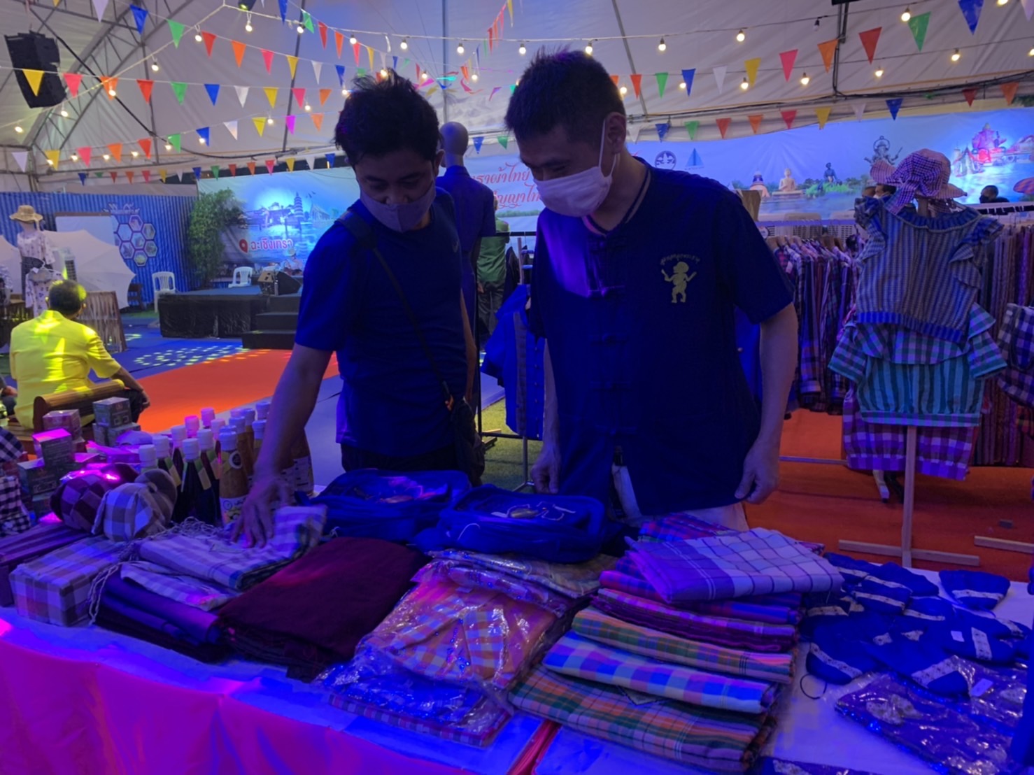 ฉะเชิงเทรา ส่งเสริมและรณรงค์การสวมใส่ผ้าไทย “ผ้าไทย ใส่ให้สนุก” ??