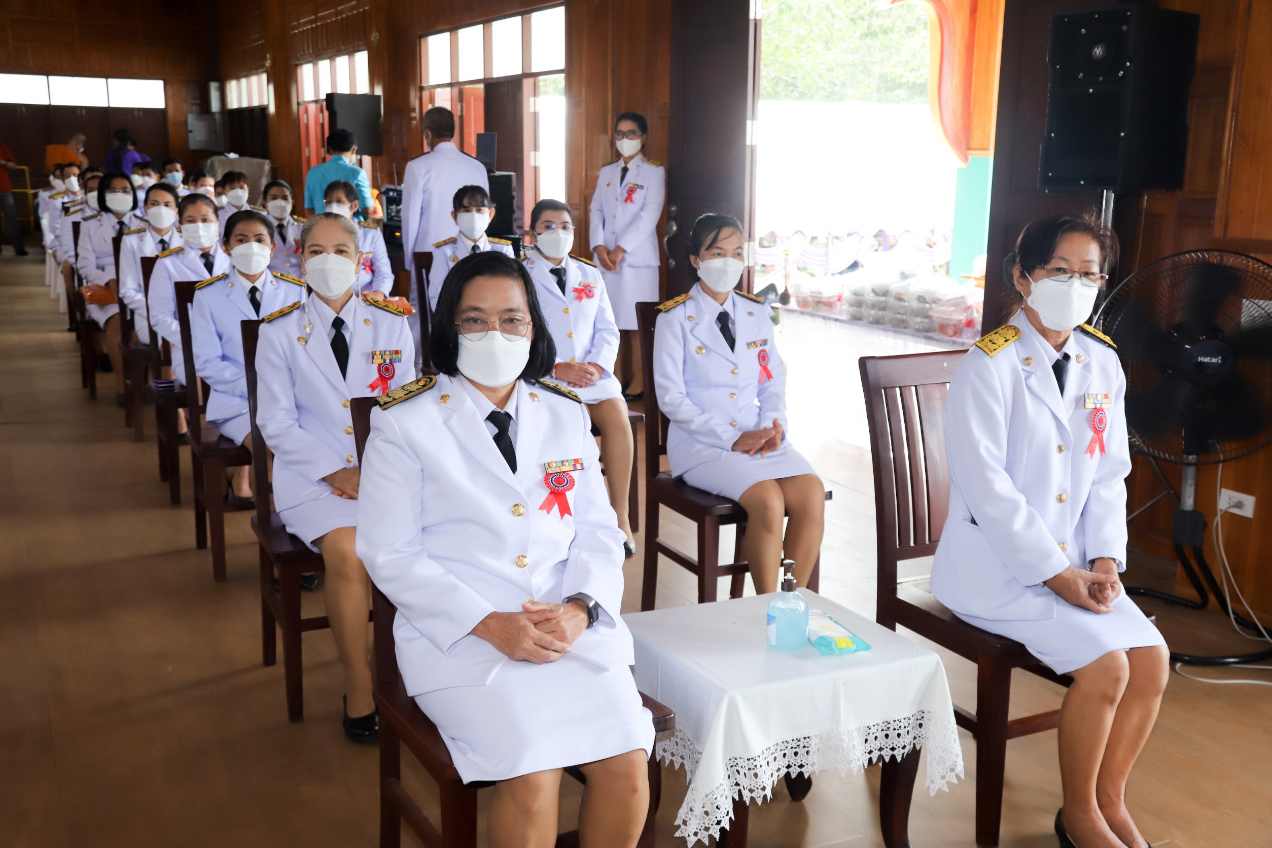 พัฒนาการจังหวัดฉะเชิงเทรา นำข้าราชการเข้าร่วมพิธีถวายผ้าพระกฐินพระราชทาน