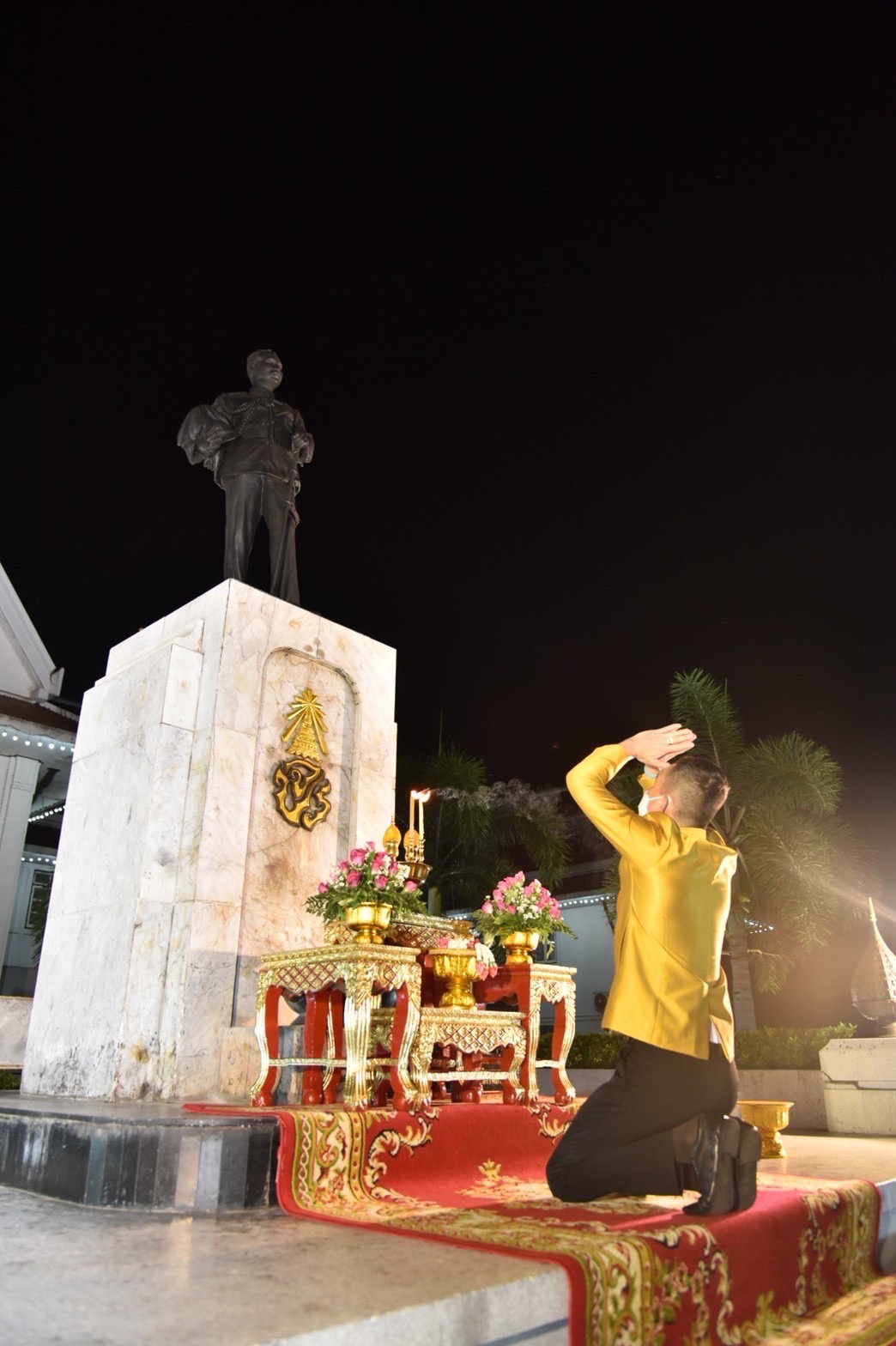 ??ฉะเชิงเทรา บวงสรวงหลวงพ่อโสธร ไข่ไก่ต้ม จำนวน 119,999 ฟอง และเปิดขบวนแห่องค์หลวงพ่อโสธรทางบก