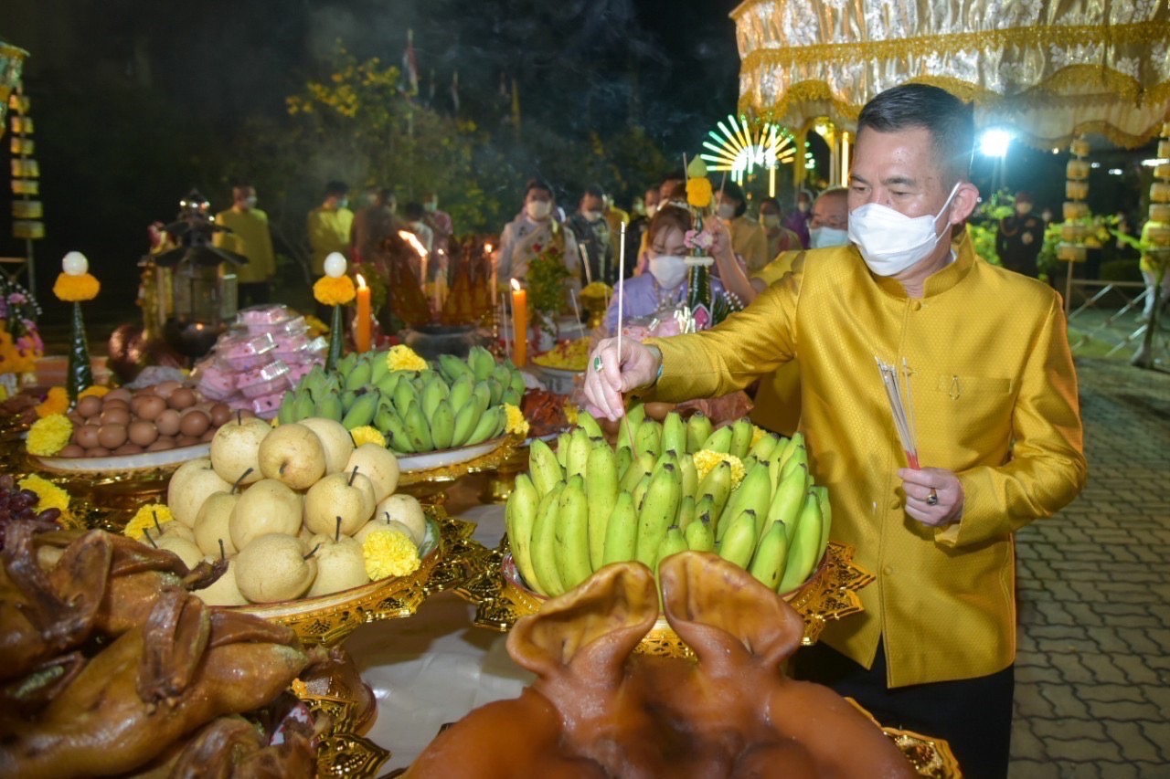 ??ฉะเชิงเทรา บวงสรวงหลวงพ่อโสธร ไข่ไก่ต้ม จำนวน 119,999 ฟอง และเปิดขบวนแห่องค์หลวงพ่อโสธรทางบก