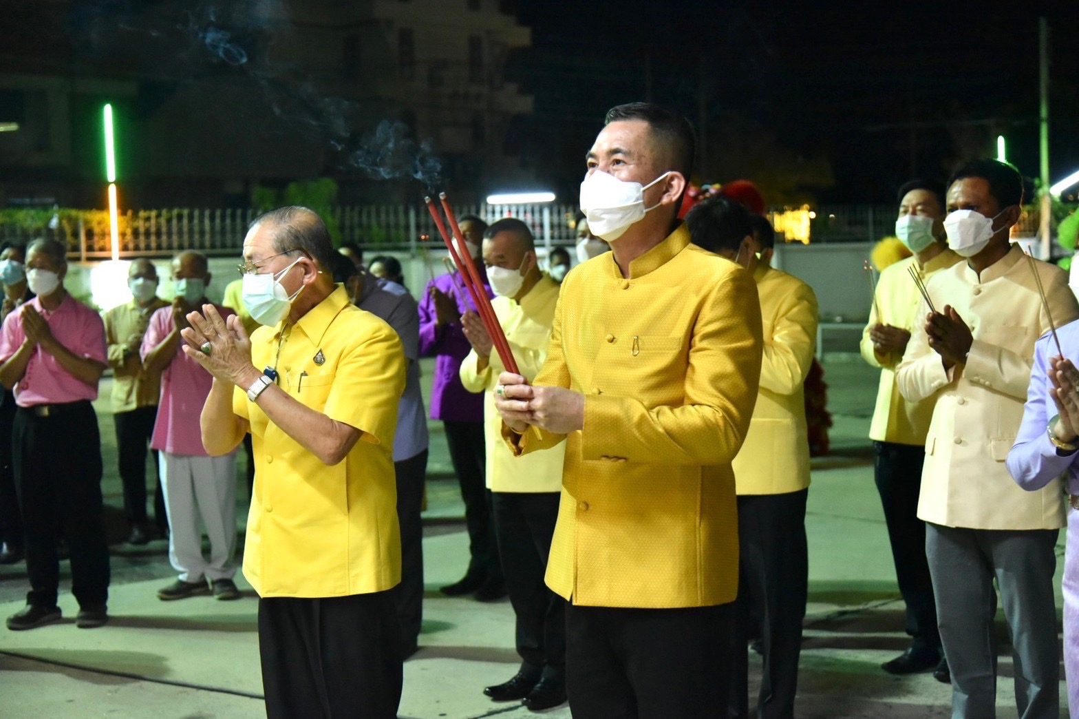 ??ฉะเชิงเทรา บวงสรวงหลวงพ่อโสธร ไข่ไก่ต้ม จำนวน 119,999 ฟอง และเปิดขบวนแห่องค์หลวงพ่อโสธรทางบก