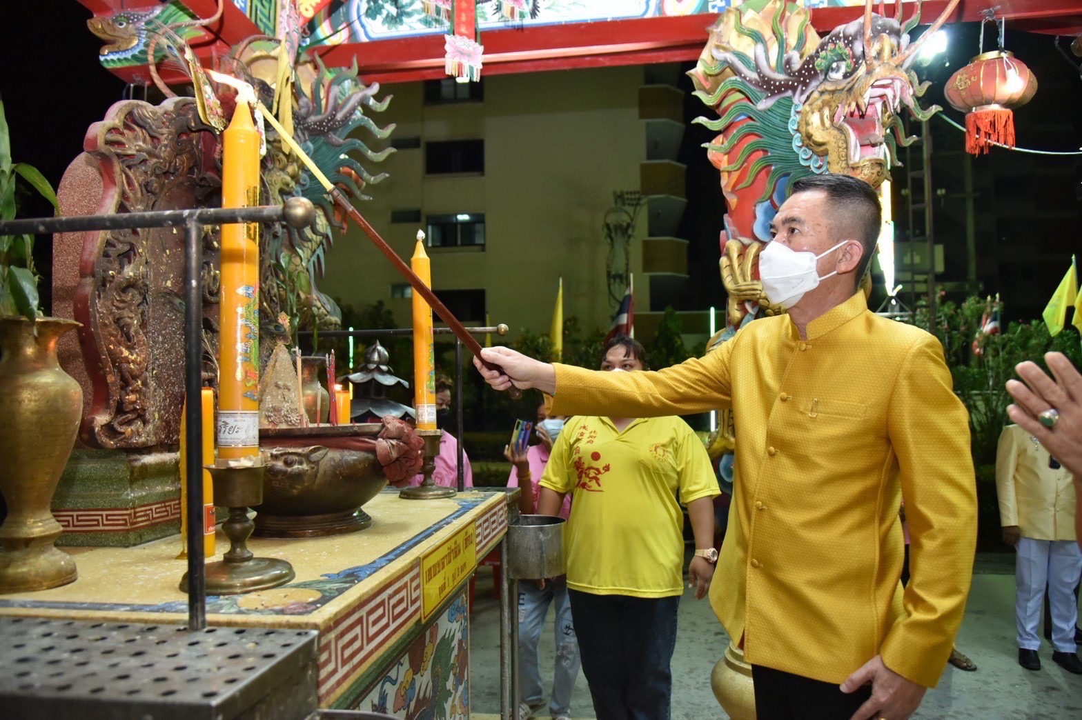 ??ฉะเชิงเทรา บวงสรวงหลวงพ่อโสธร ไข่ไก่ต้ม จำนวน 119,999 ฟอง และเปิดขบวนแห่องค์หลวงพ่อโสธรทางบก