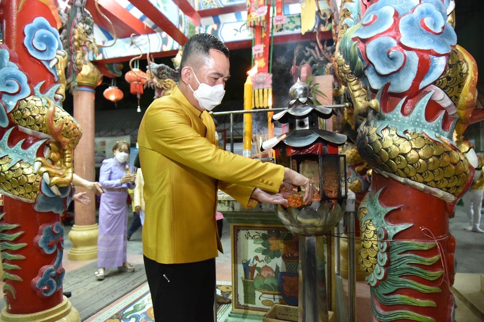 ??ฉะเชิงเทรา บวงสรวงหลวงพ่อโสธร ไข่ไก่ต้ม จำนวน 119,999 ฟอง และเปิดขบวนแห่องค์หลวงพ่อโสธรทางบก