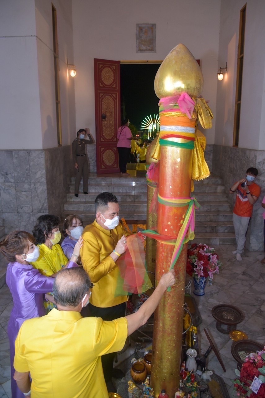 ??ฉะเชิงเทรา บวงสรวงหลวงพ่อโสธร ไข่ไก่ต้ม จำนวน 119,999 ฟอง และเปิดขบวนแห่องค์หลวงพ่อโสธรทางบก