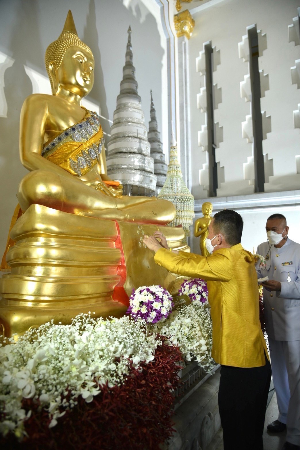 ??ฉะเชิงเทรา บวงสรวงหลวงพ่อโสธร ไข่ไก่ต้ม จำนวน 119,999 ฟอง และเปิดขบวนแห่องค์หลวงพ่อโสธรทางบก