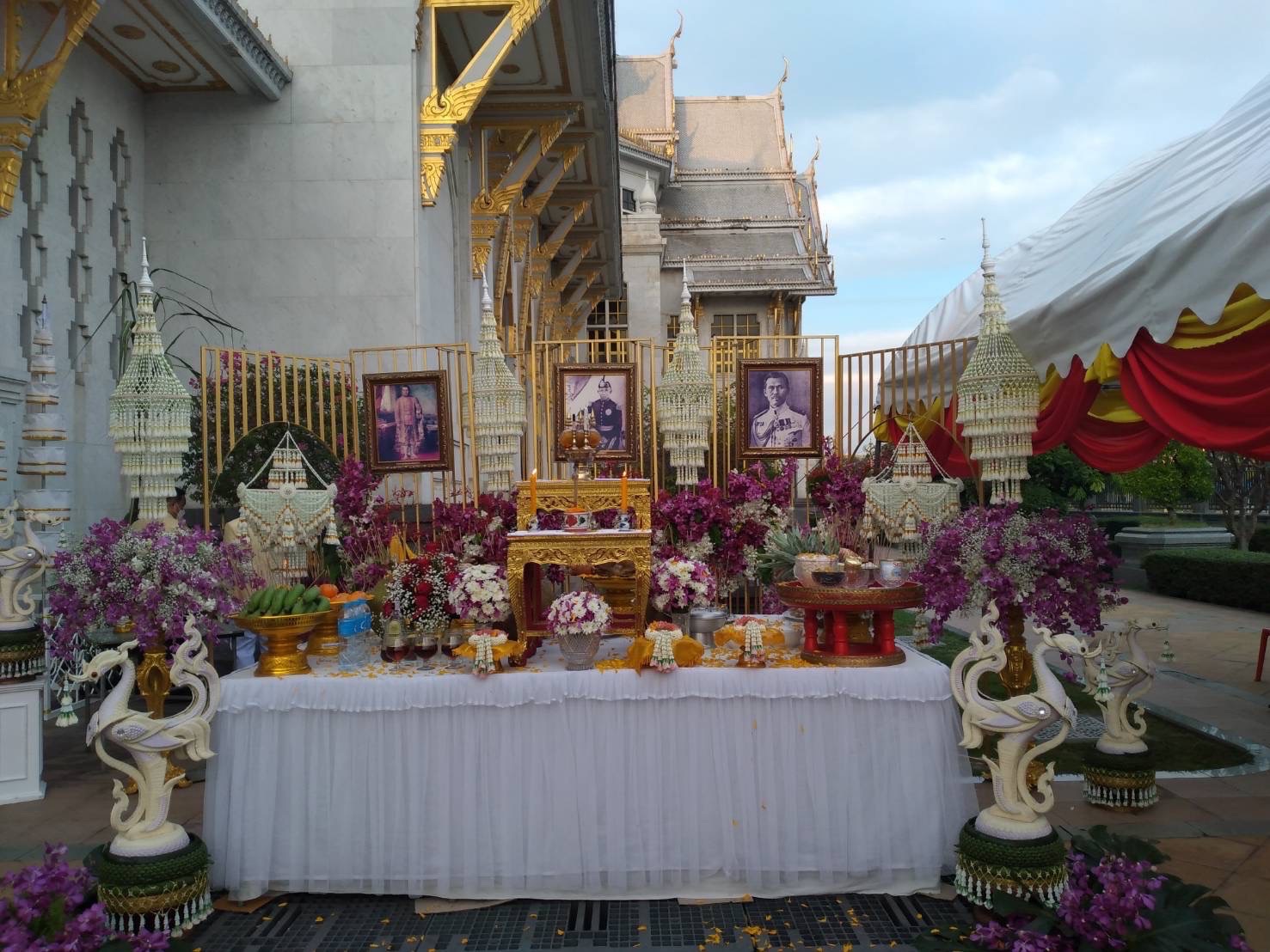 ??ฉะเชิงเทรา บวงสรวงหลวงพ่อโสธร ไข่ไก่ต้ม จำนวน 119,999 ฟอง และเปิดขบวนแห่องค์หลวงพ่อโสธรทางบก