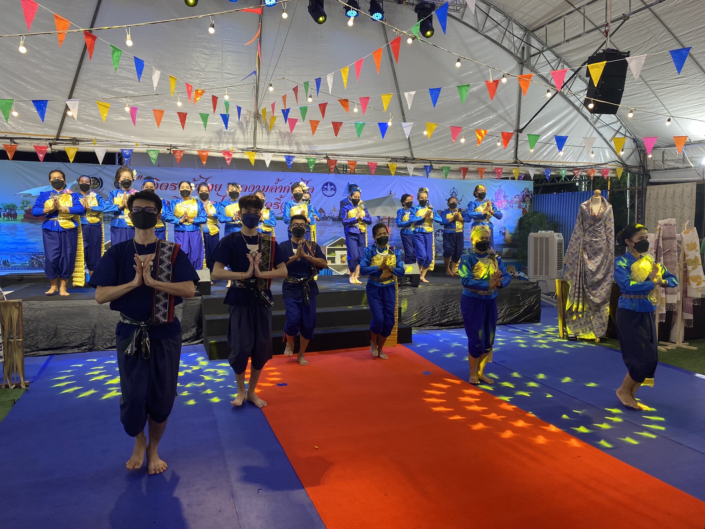 ฉะเชิงเทรา ส่งเสริมและรณรงค์การสวมใส่ผ้าไทย “ผ้าไทย ใส่ให้สนุก” ??