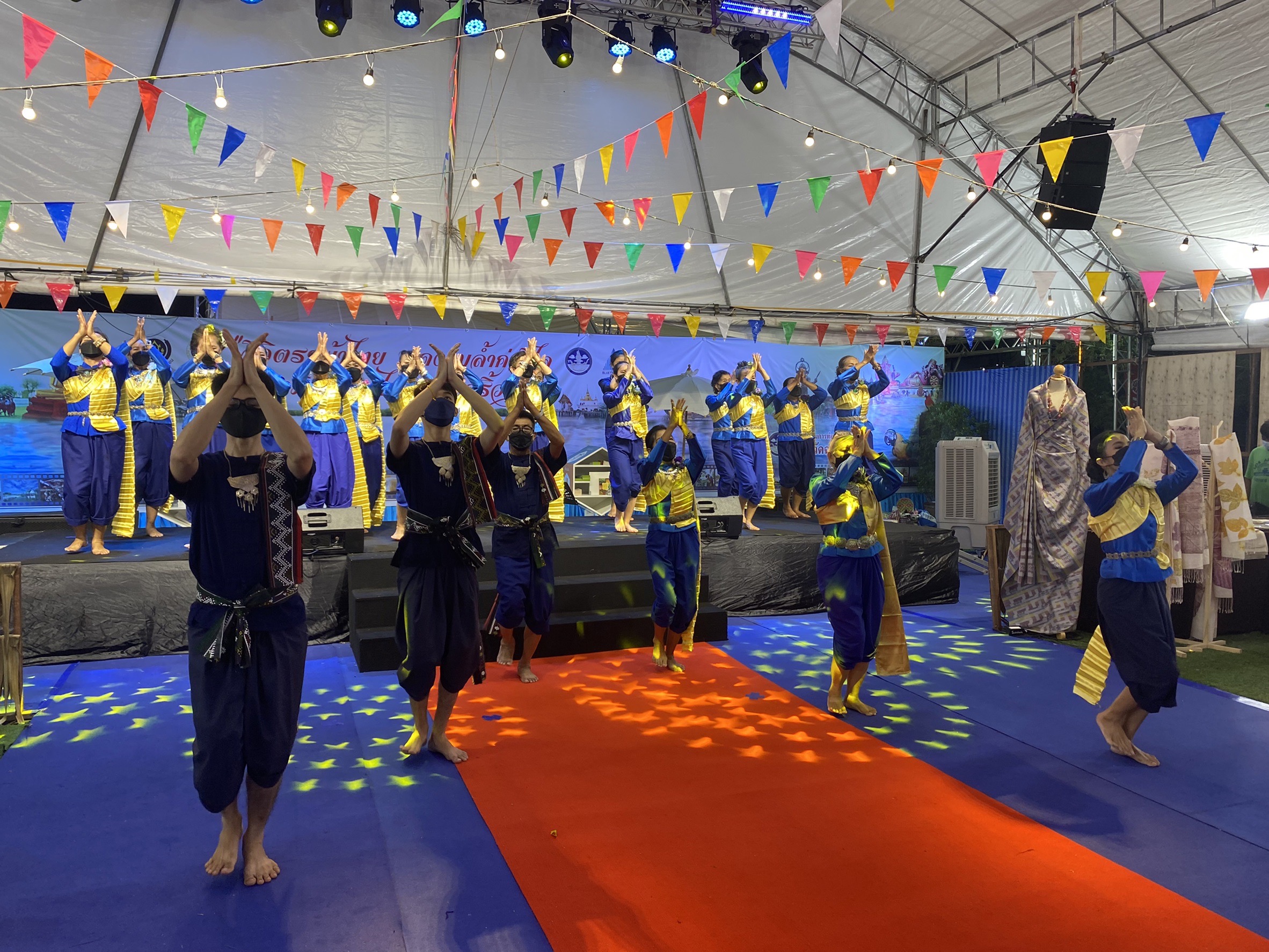 ฉะเชิงเทรา ส่งเสริมและรณรงค์การสวมใส่ผ้าไทย “ผ้าไทย ใส่ให้สนุก” ??