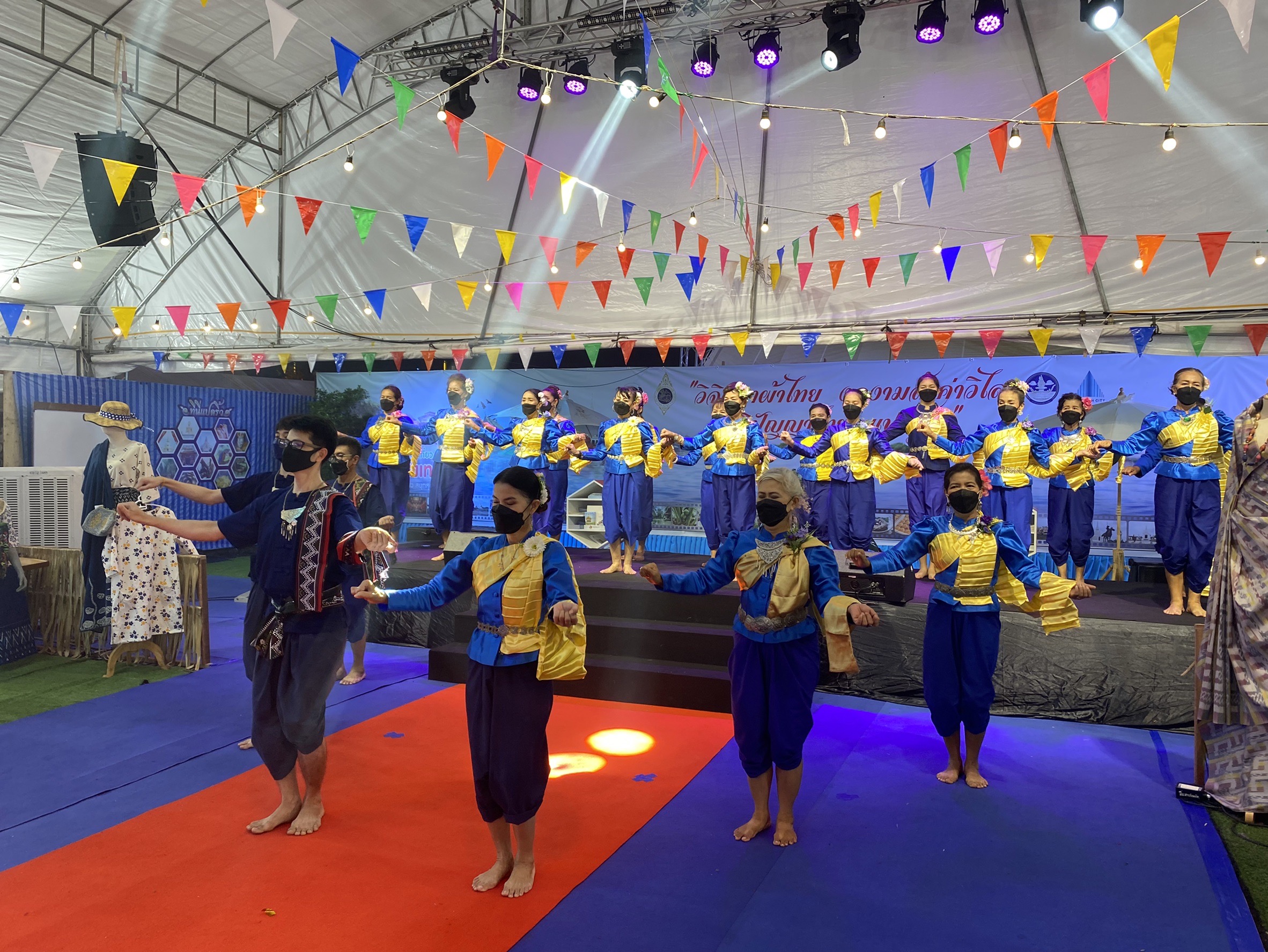 ฉะเชิงเทรา ส่งเสริมและรณรงค์การสวมใส่ผ้าไทย “ผ้าไทย ใส่ให้สนุก” ??