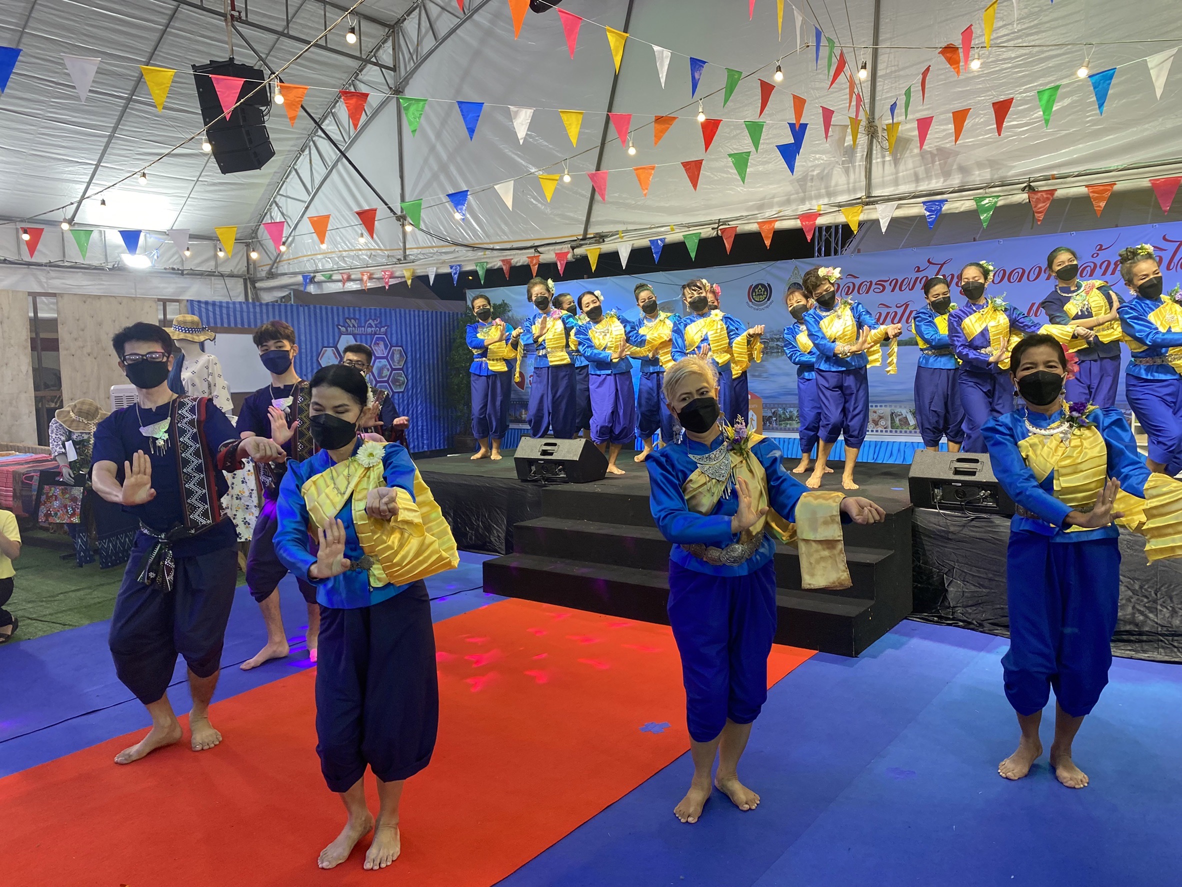 ฉะเชิงเทรา ส่งเสริมและรณรงค์การสวมใส่ผ้าไทย “ผ้าไทย ใส่ให้สนุก” ??