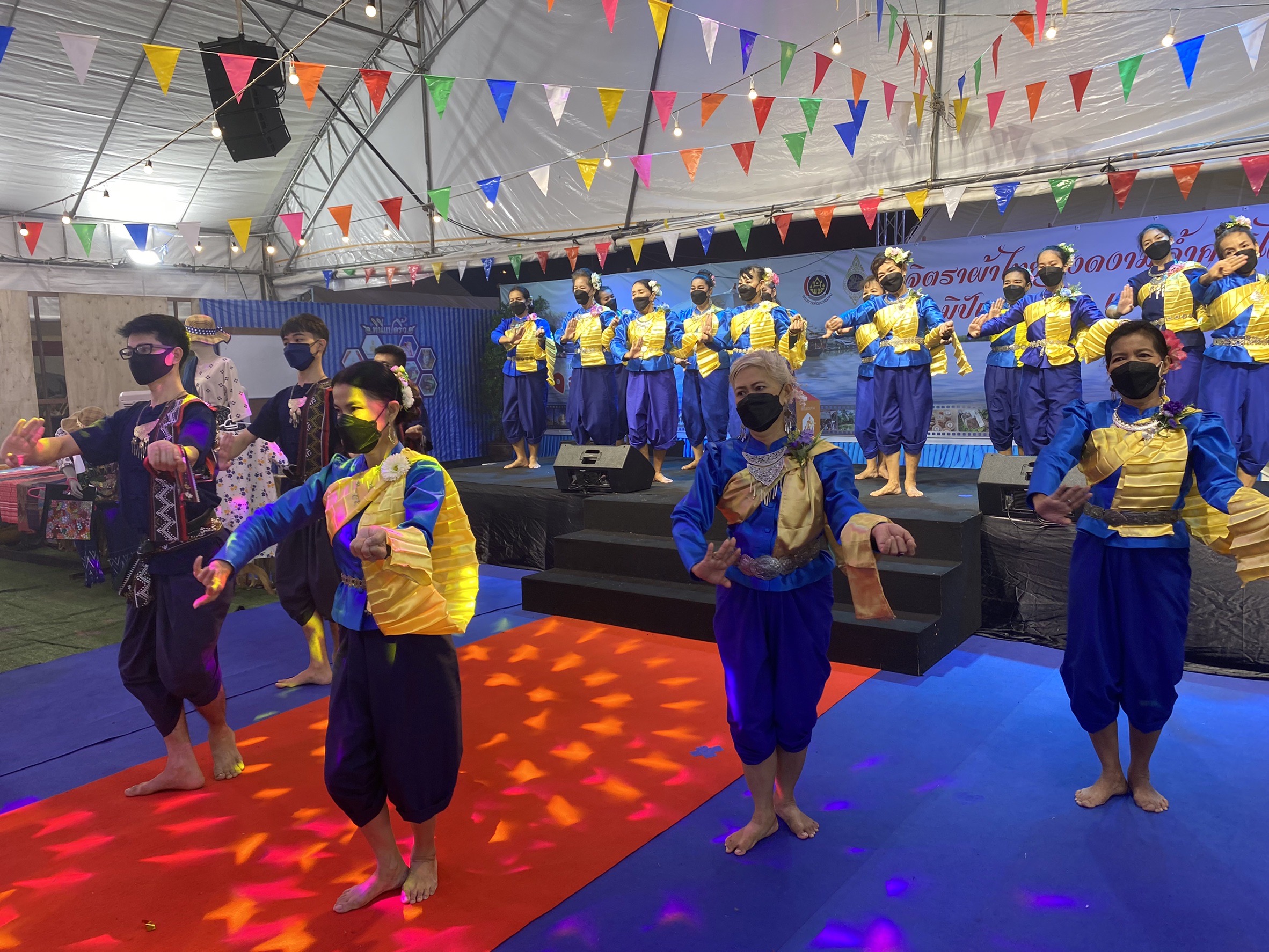 ฉะเชิงเทรา ส่งเสริมและรณรงค์การสวมใส่ผ้าไทย “ผ้าไทย ใส่ให้สนุก” ??