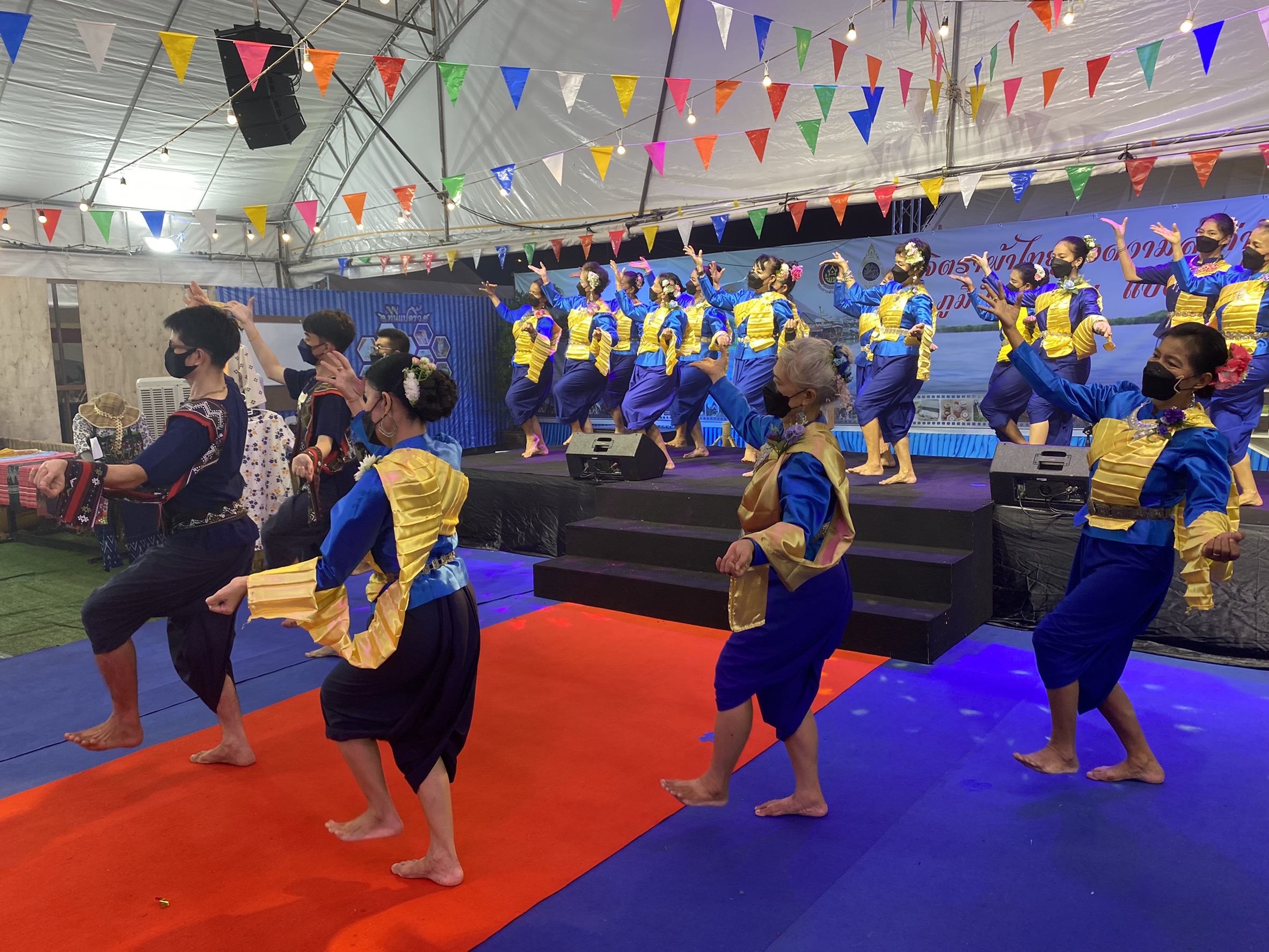 ฉะเชิงเทรา ส่งเสริมและรณรงค์การสวมใส่ผ้าไทย “ผ้าไทย ใส่ให้สนุก” ??