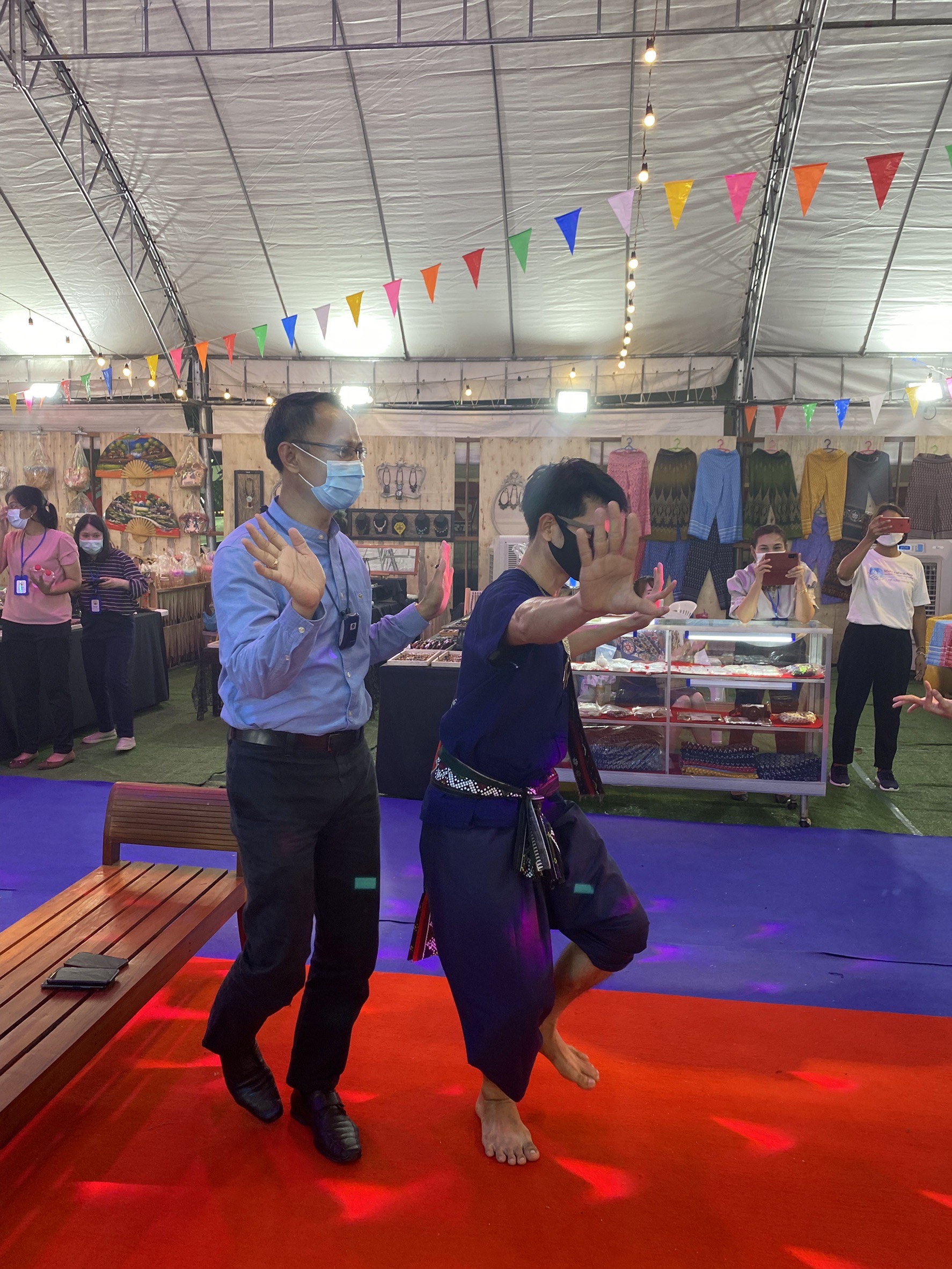 ฉะเชิงเทรา ส่งเสริมและรณรงค์การสวมใส่ผ้าไทย “ผ้าไทย ใส่ให้สนุก” ??