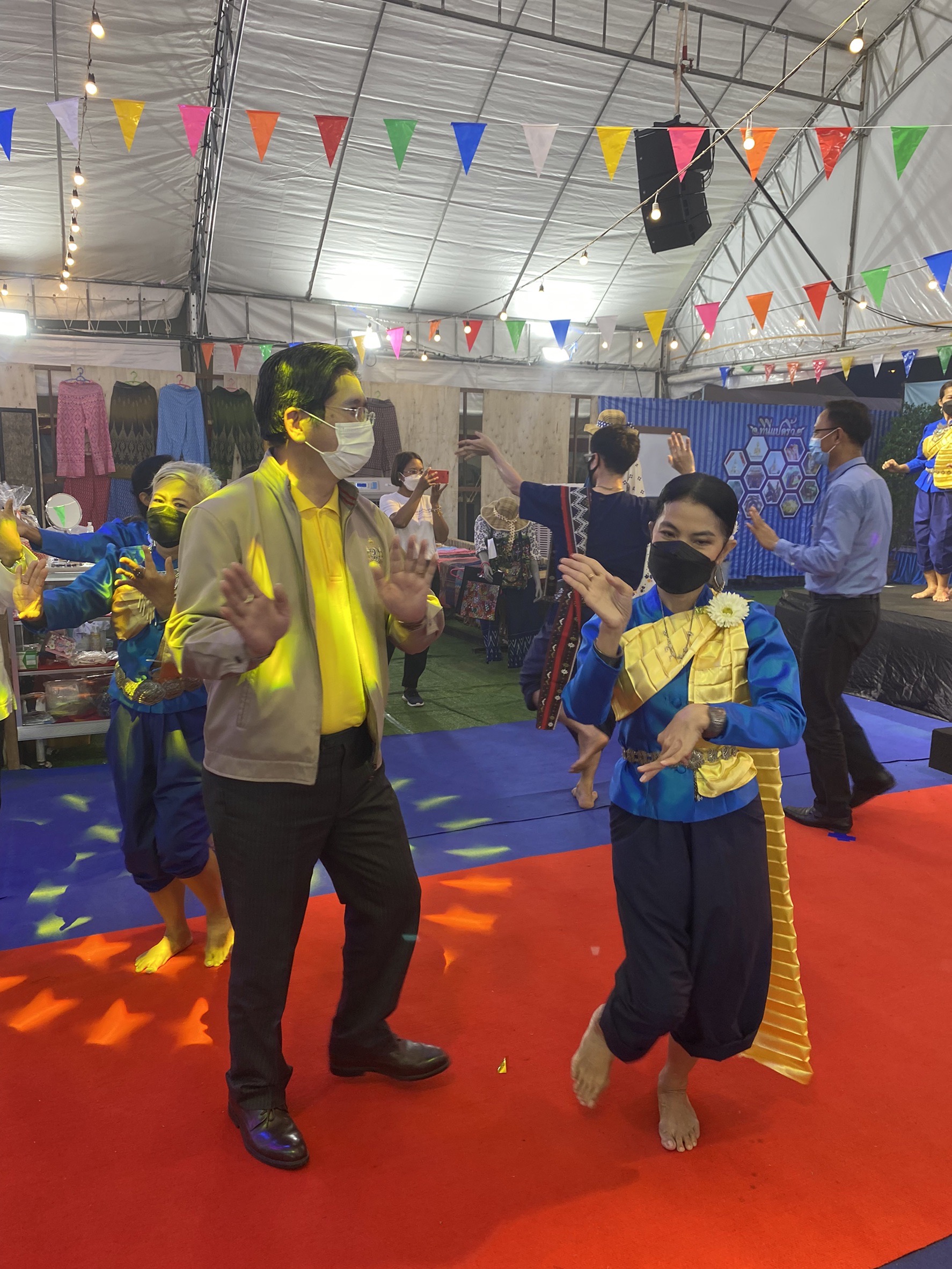 ฉะเชิงเทรา ส่งเสริมและรณรงค์การสวมใส่ผ้าไทย “ผ้าไทย ใส่ให้สนุก” ??