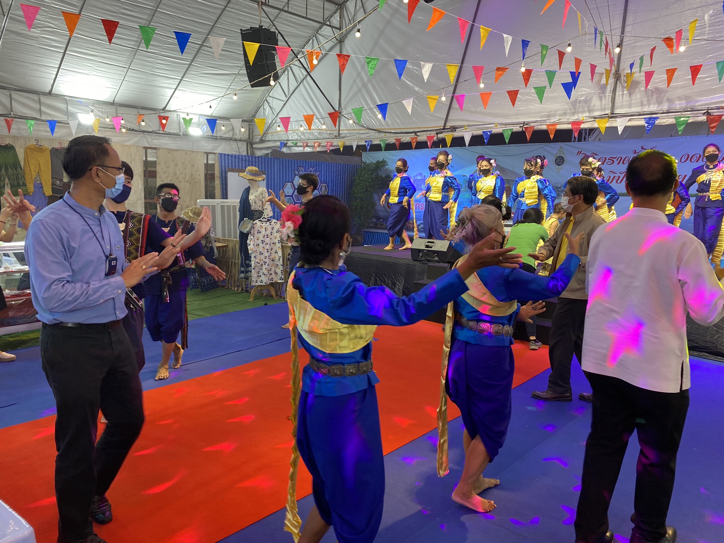 ฉะเชิงเทรา ส่งเสริมและรณรงค์การสวมใส่ผ้าไทย “ผ้าไทย ใส่ให้สนุก” ??