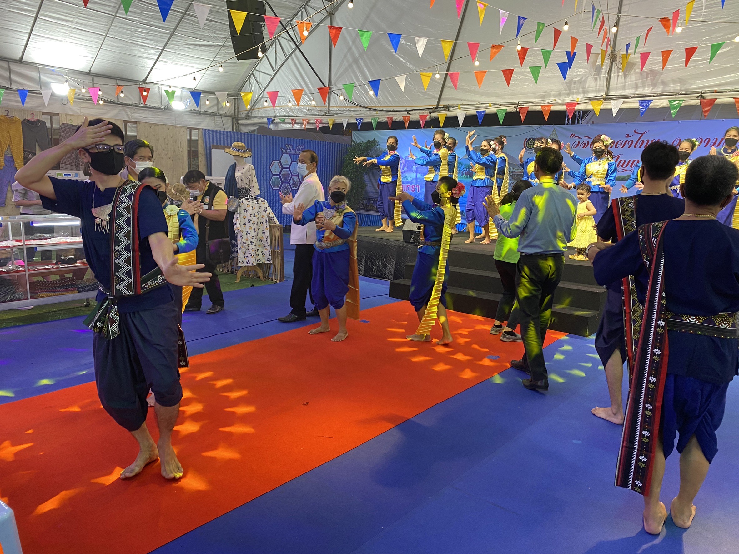 ฉะเชิงเทรา ส่งเสริมและรณรงค์การสวมใส่ผ้าไทย “ผ้าไทย ใส่ให้สนุก” ??