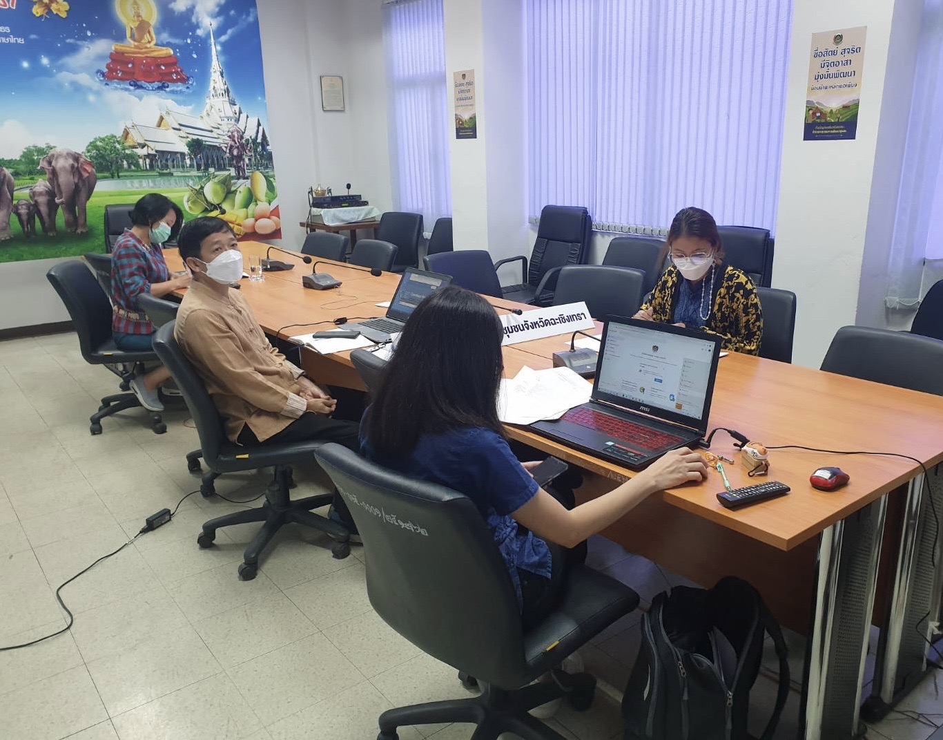 ???พช.ฉะเชิงเทรา ร่วมประชุมเตรียมความพร้อมการขับเคลื่อนงานตามภารกิจของศูนย์สารสนเทศ เพื่อการพัฒนาชุมชน ประจำปี 2565 ผ่านระบบออนไลน์ WebEx  และระบบ TV พช.